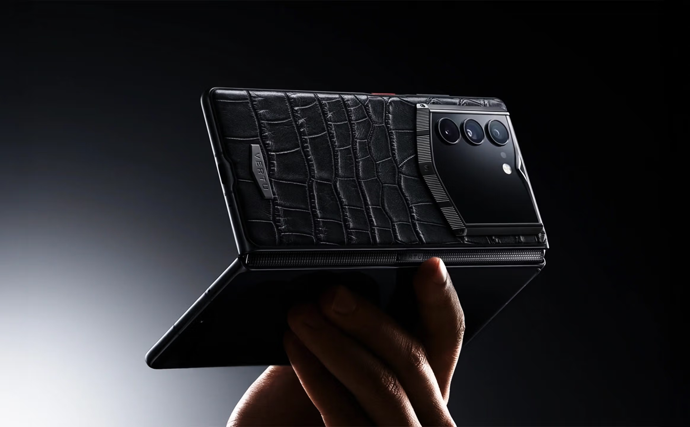 Best Luxury AI Foldable Phone for Executives in 2026: What “Best” Really Means