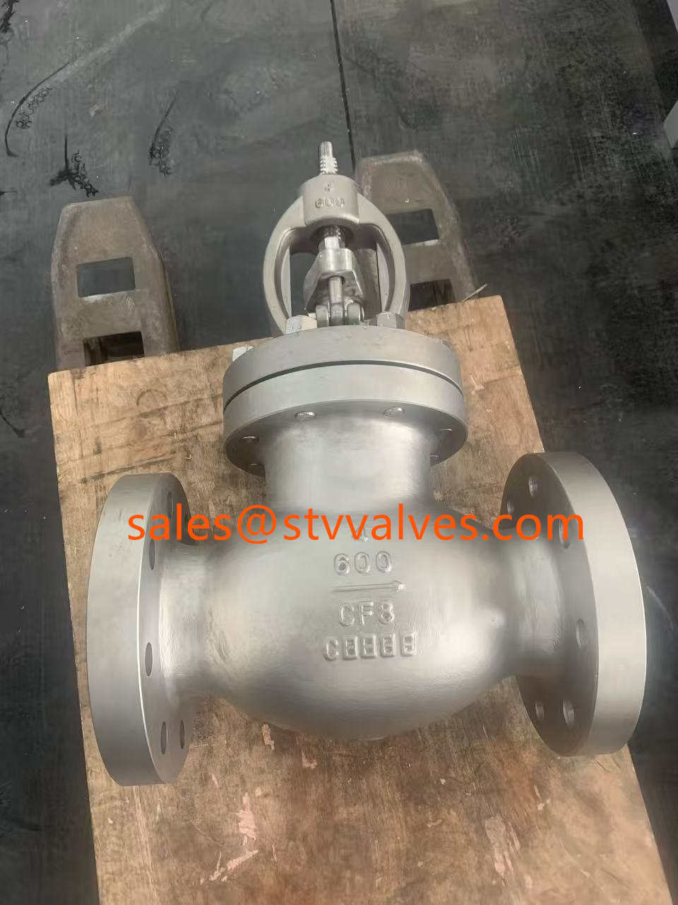 CF8 600 lb globe valve