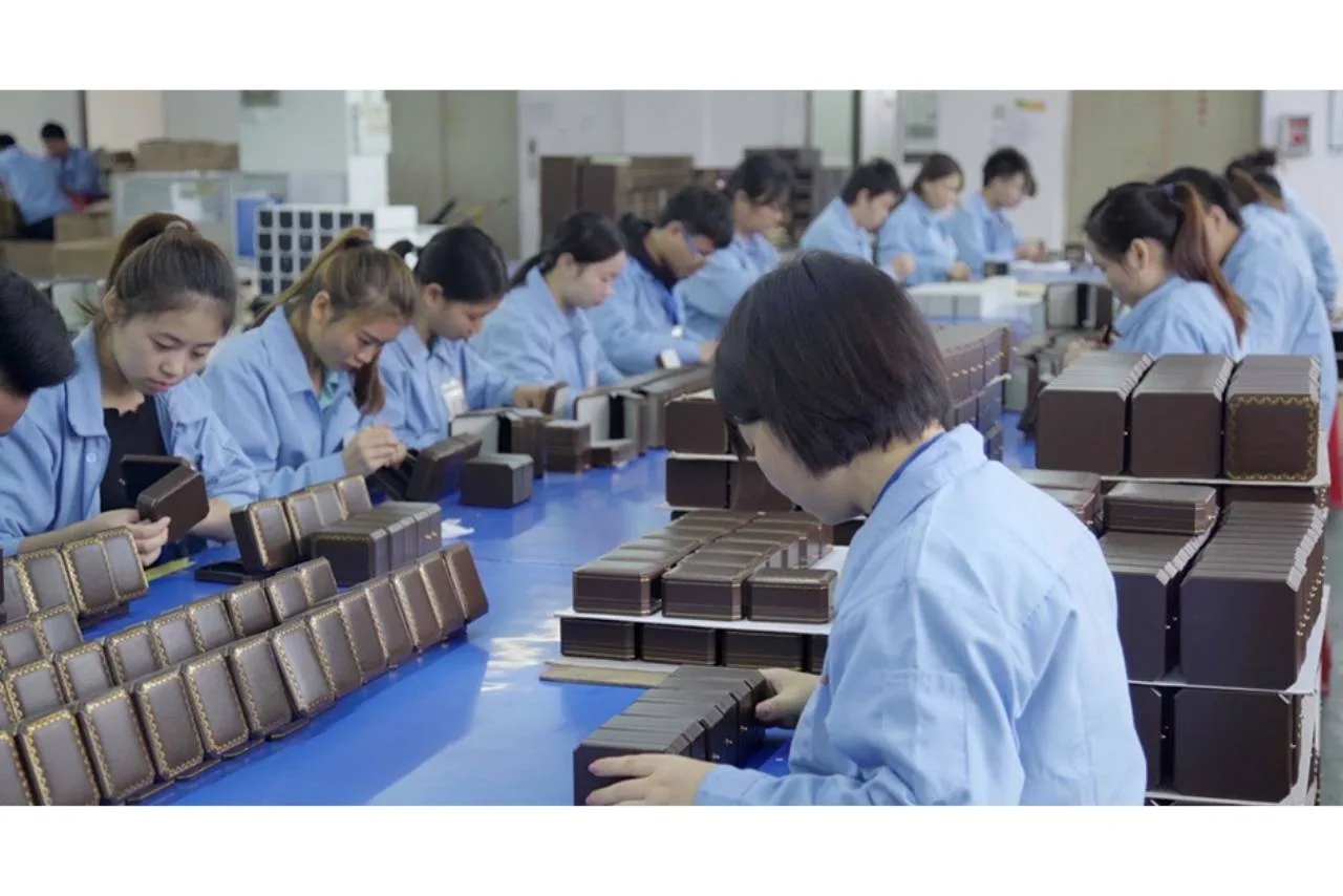 Quality Commitment in a Jewelry Packaging Factory