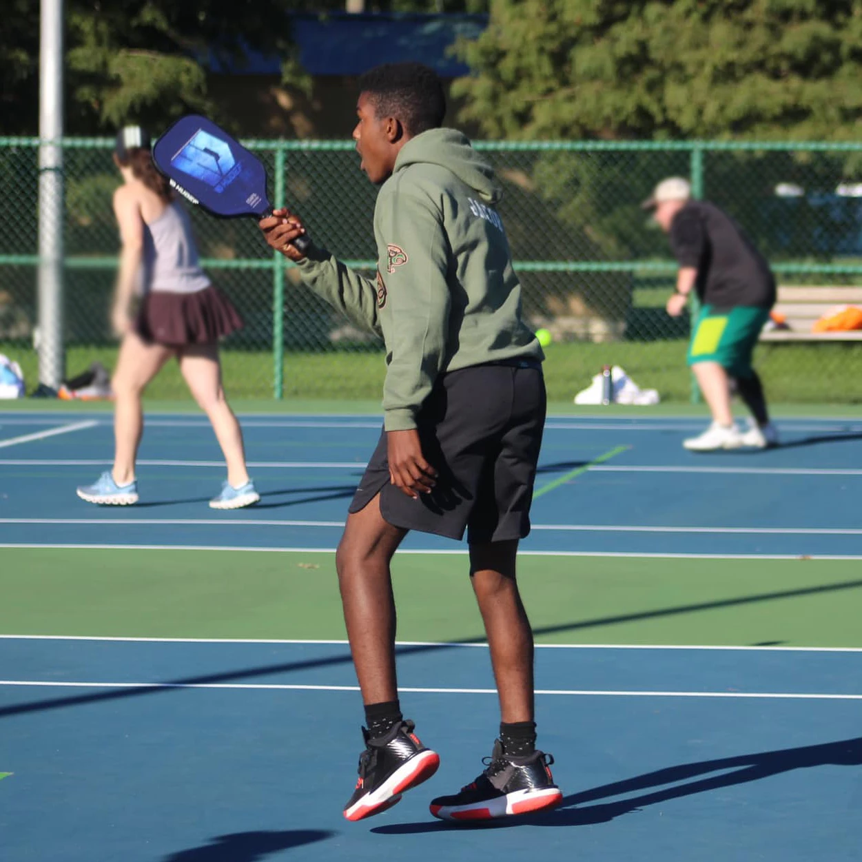 Top Pickleball Paddle Picks: Comparison Table