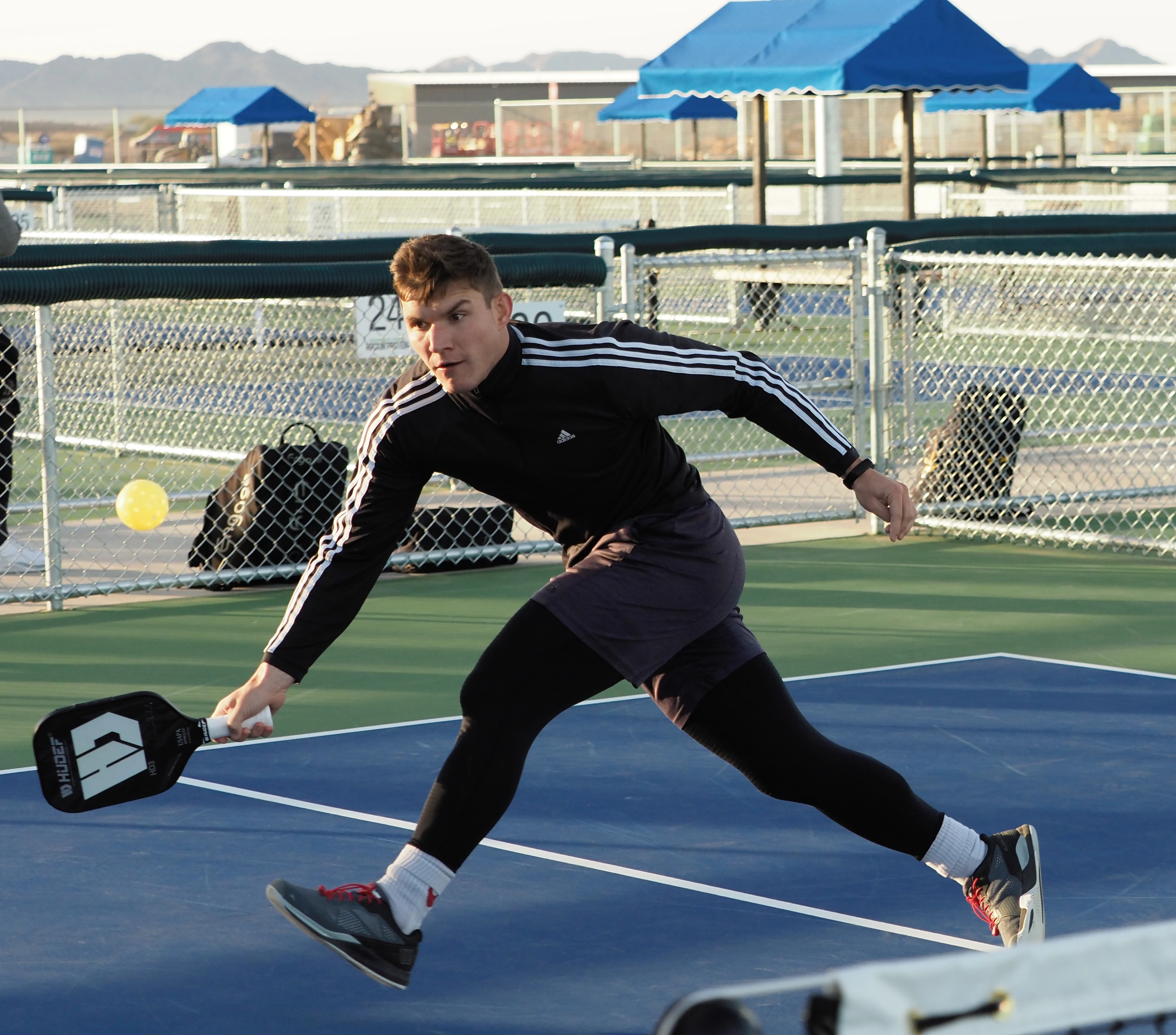Hudefsport-Best-Budget-Composite-Pickleball-Paddles-Avoid-1