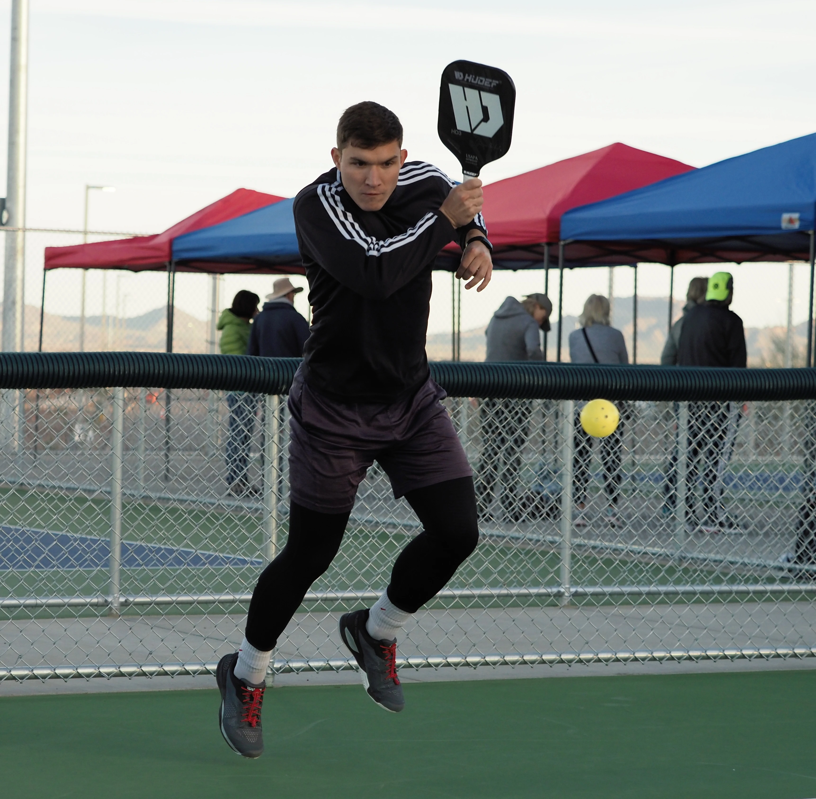 Hudefsport-Best-Budget-Composite-Pickleball-Paddles-Avoid-2