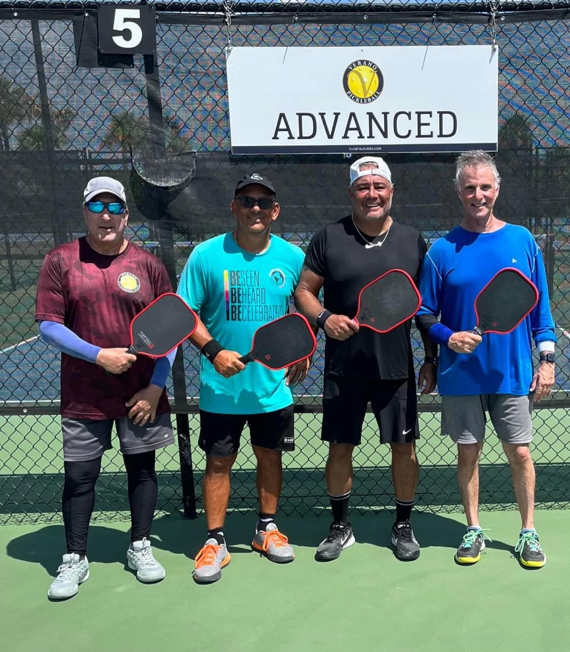 Hudefsport-Best-Budget-Mid-Weight-Pickleball-Rackets-Break-1