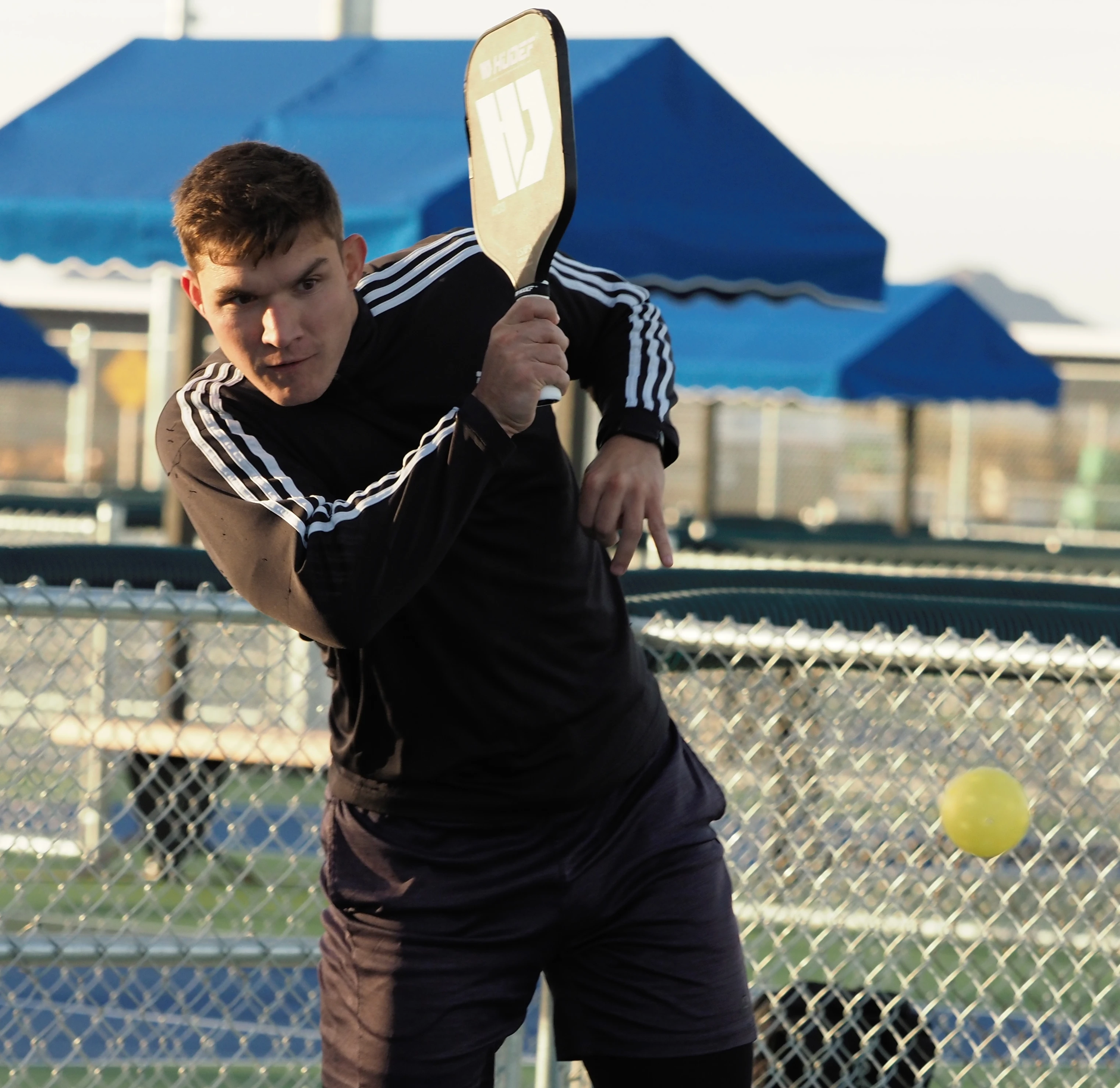 Hudefsport-Best-Carbon-Fiber-Pickleball-Paddles-Lifetime-2