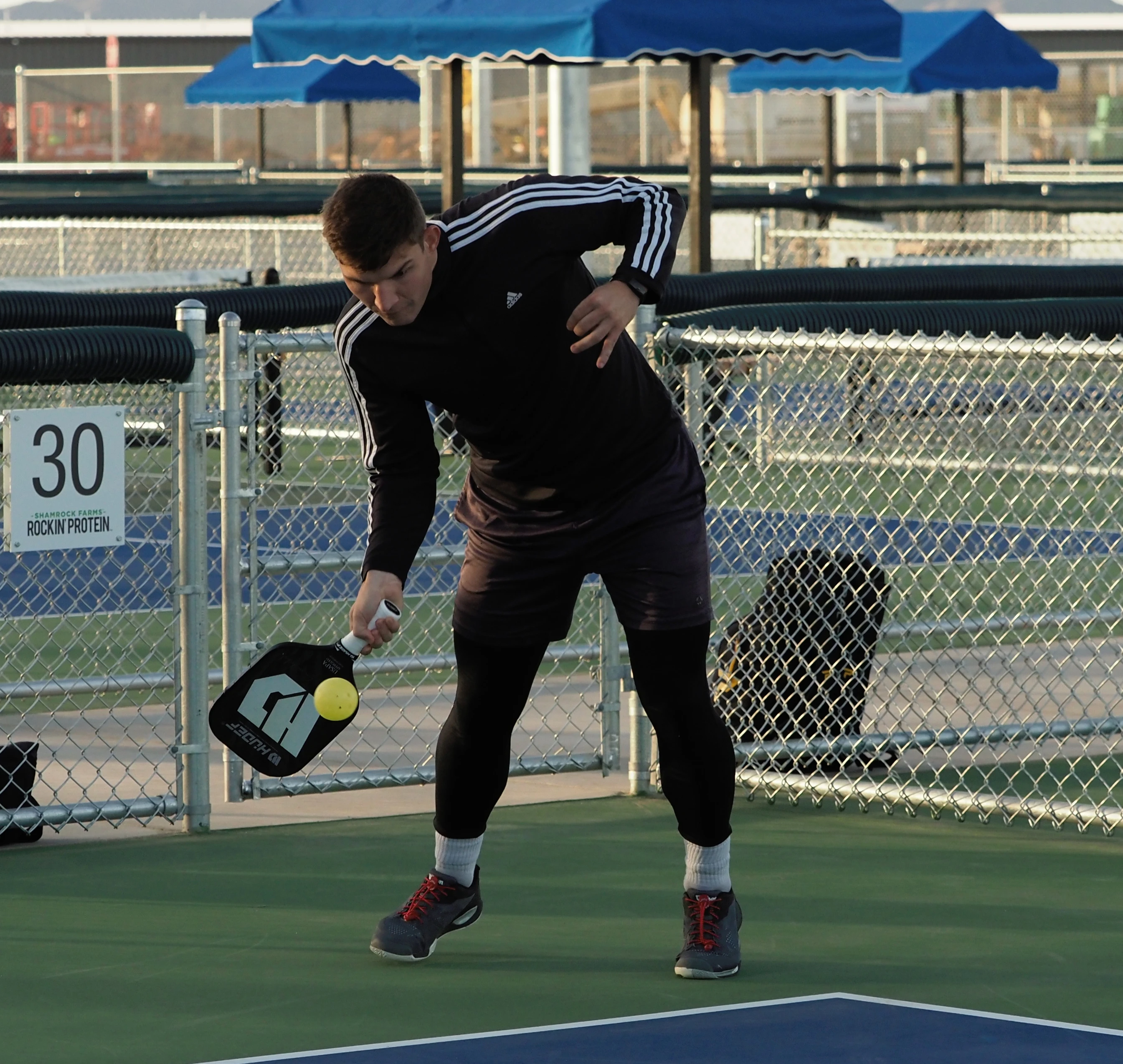 Hudefsport-Professional-Graphite-Pickleball-Rackets-Master-1