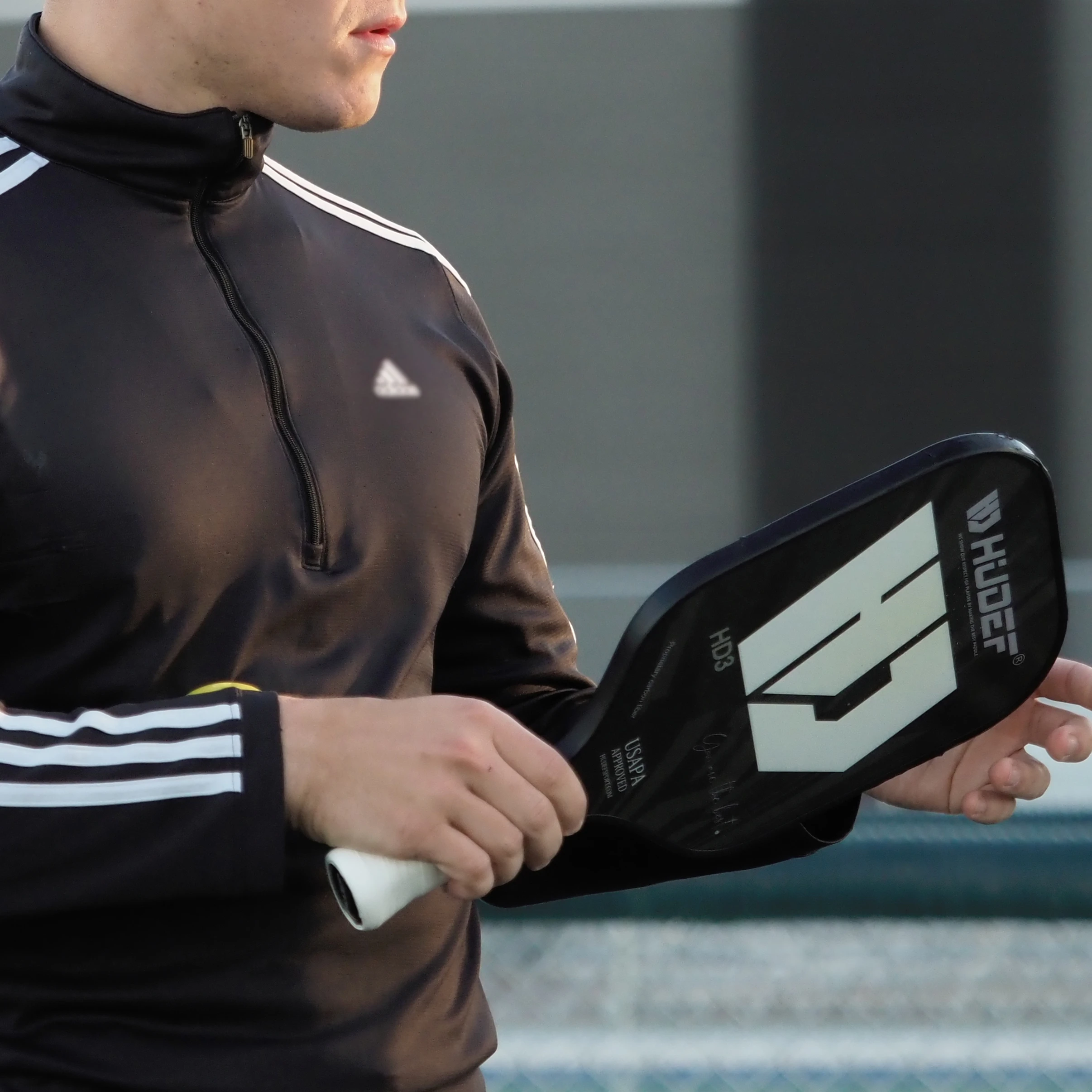Hudefsport-Professional-Carbon-Fiber-Pickleball-Paddle-1