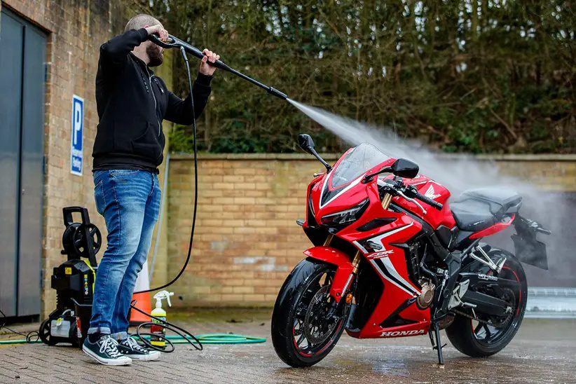 Research Models and Marketplaces to Buy a Used Motorcycle
