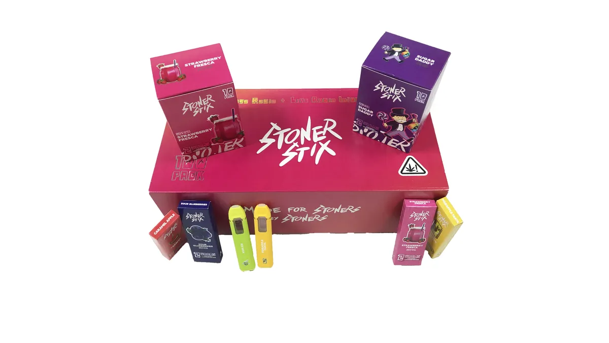 Comparison of 2ML Stoner Stix Disposable Vape Pens