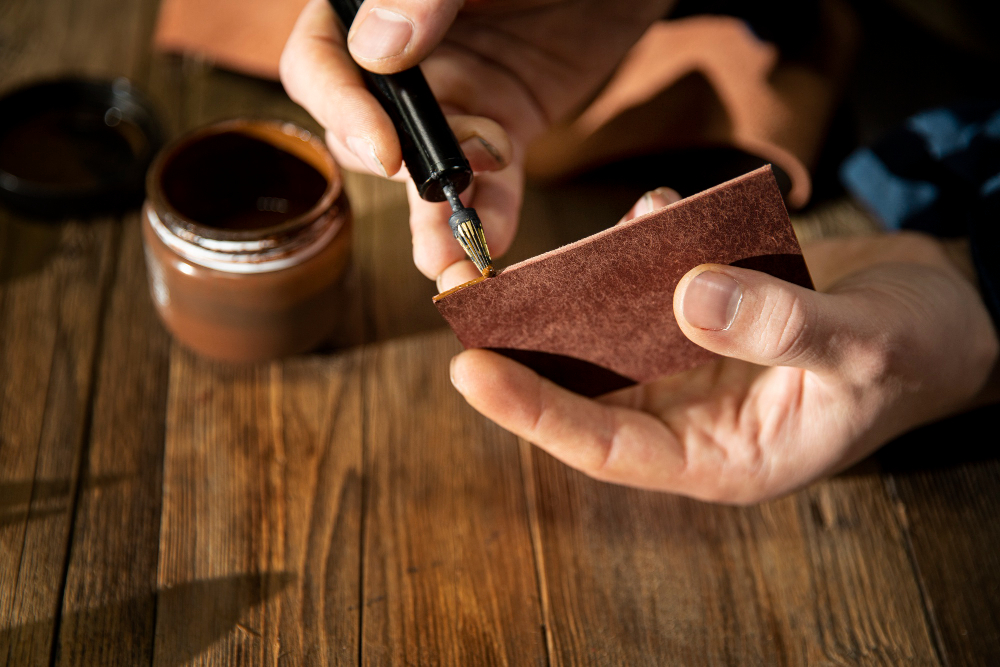 Edge Paint for Leather: Method and Results