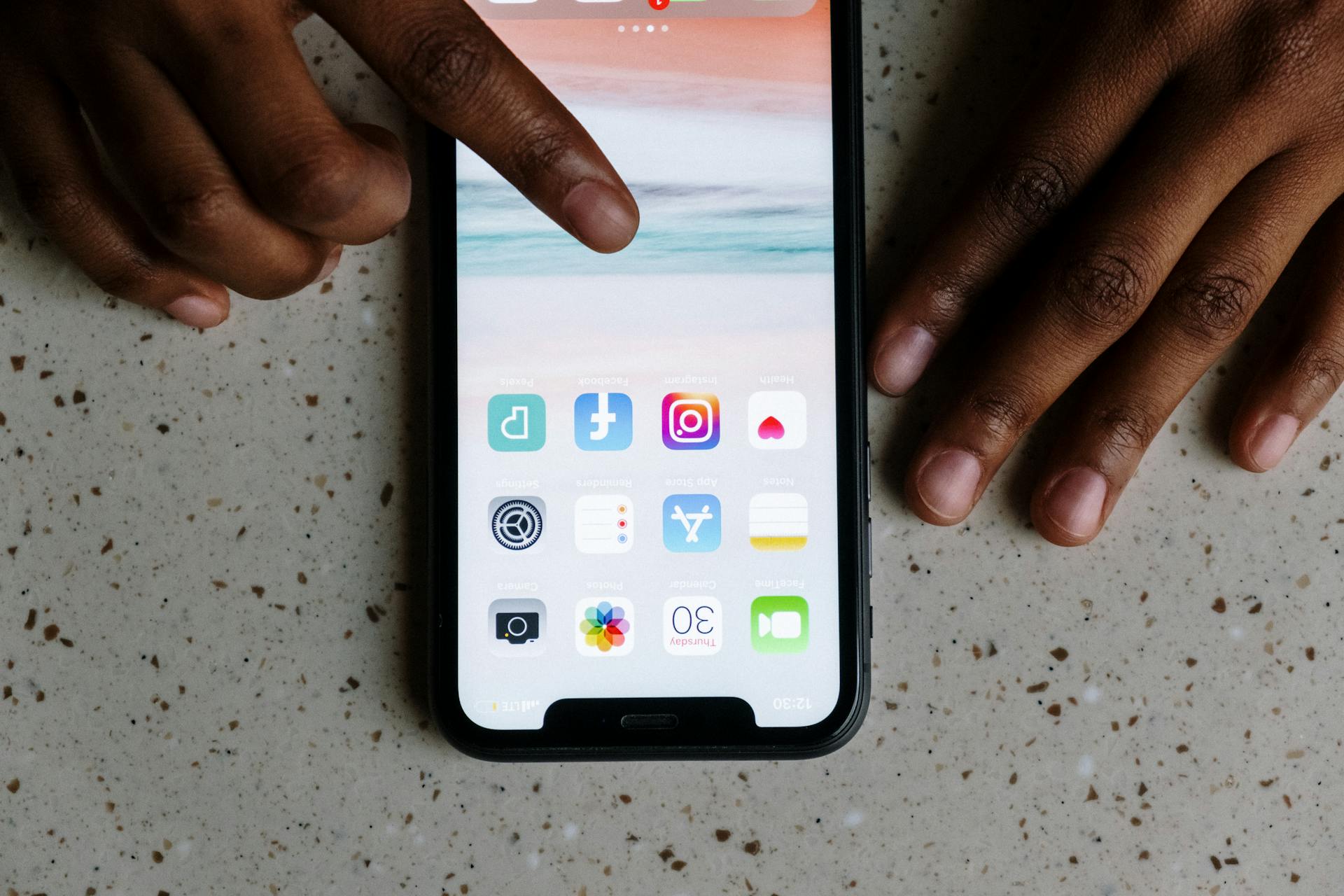 How to UGC (Use User-Generated) Content to Boost Ecommerce Success
