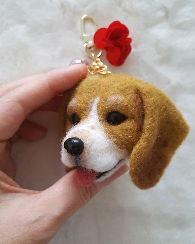 Handmade vs Machine-Made Felting Keychains What Sets Them Apart