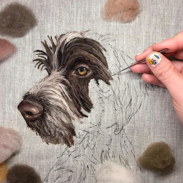 The process of customizing cute pet felt.