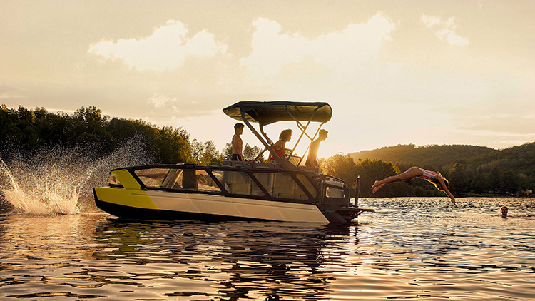 Pros and Cons of Aluminum Pontoon Boats