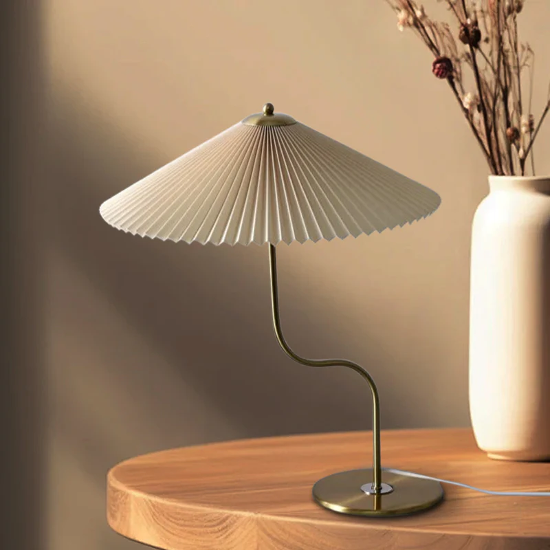 Vintage White/Khaki/Dark Green Table Lamp Metal Fabric Bedroom