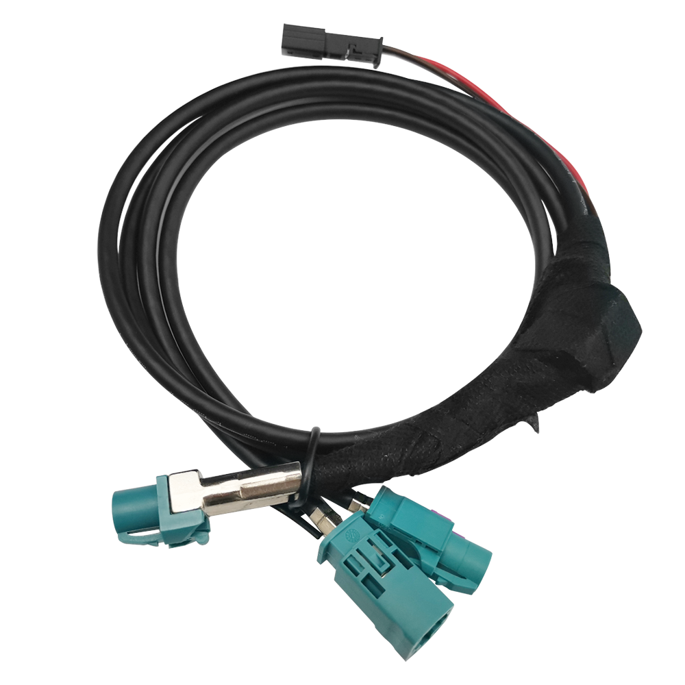 Versatile Code Z HSD Cable in-car entertainment