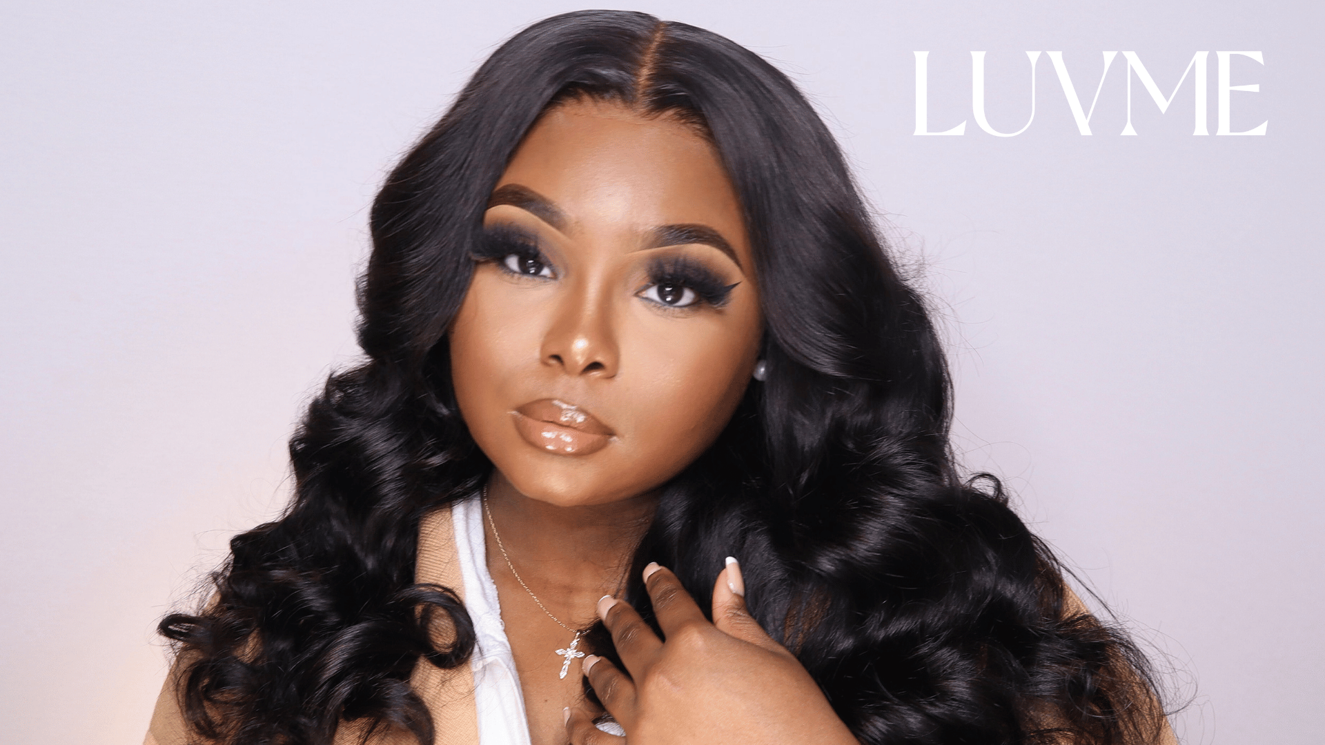 Pros and Cons of Using Lace Front Wig Glue