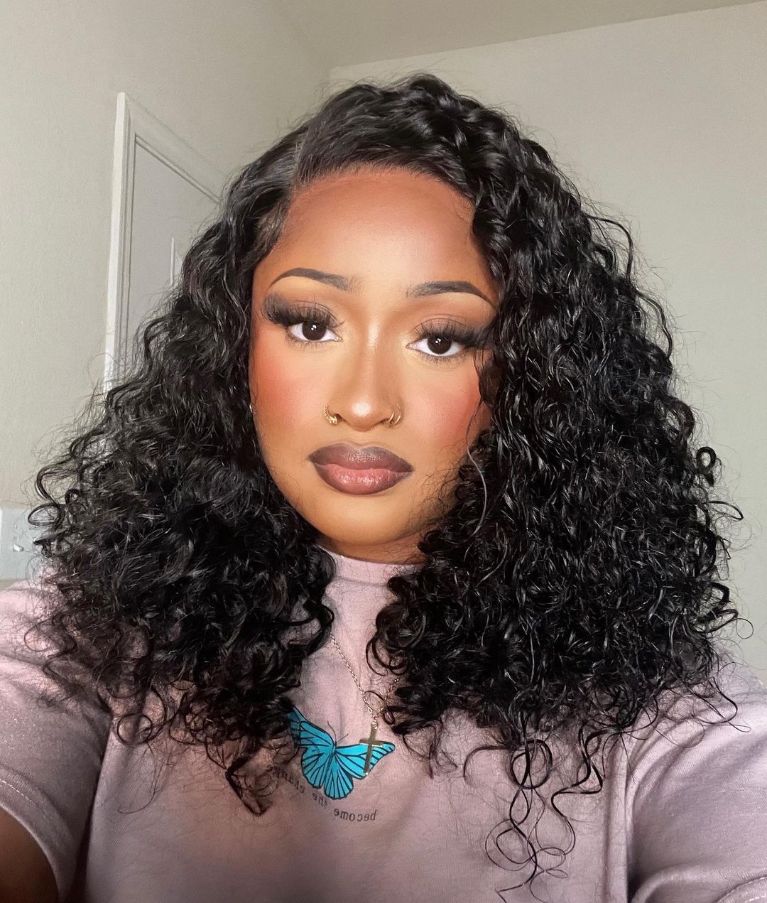 Guide to Choosing the Perfect Middle Part Lace Front Wig for Your Face Shape