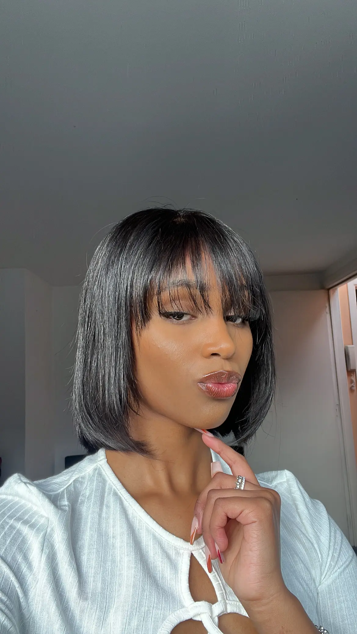 How to Choose the Right 8 Inch Bob Wig with Bangs for Office Wear