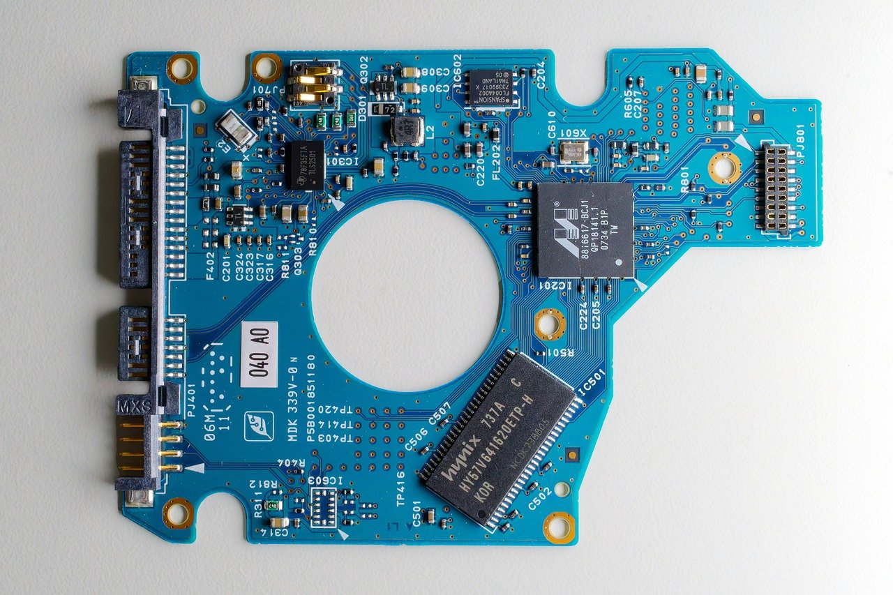 Through Hole vs. Surface Mount Technology (SMT)