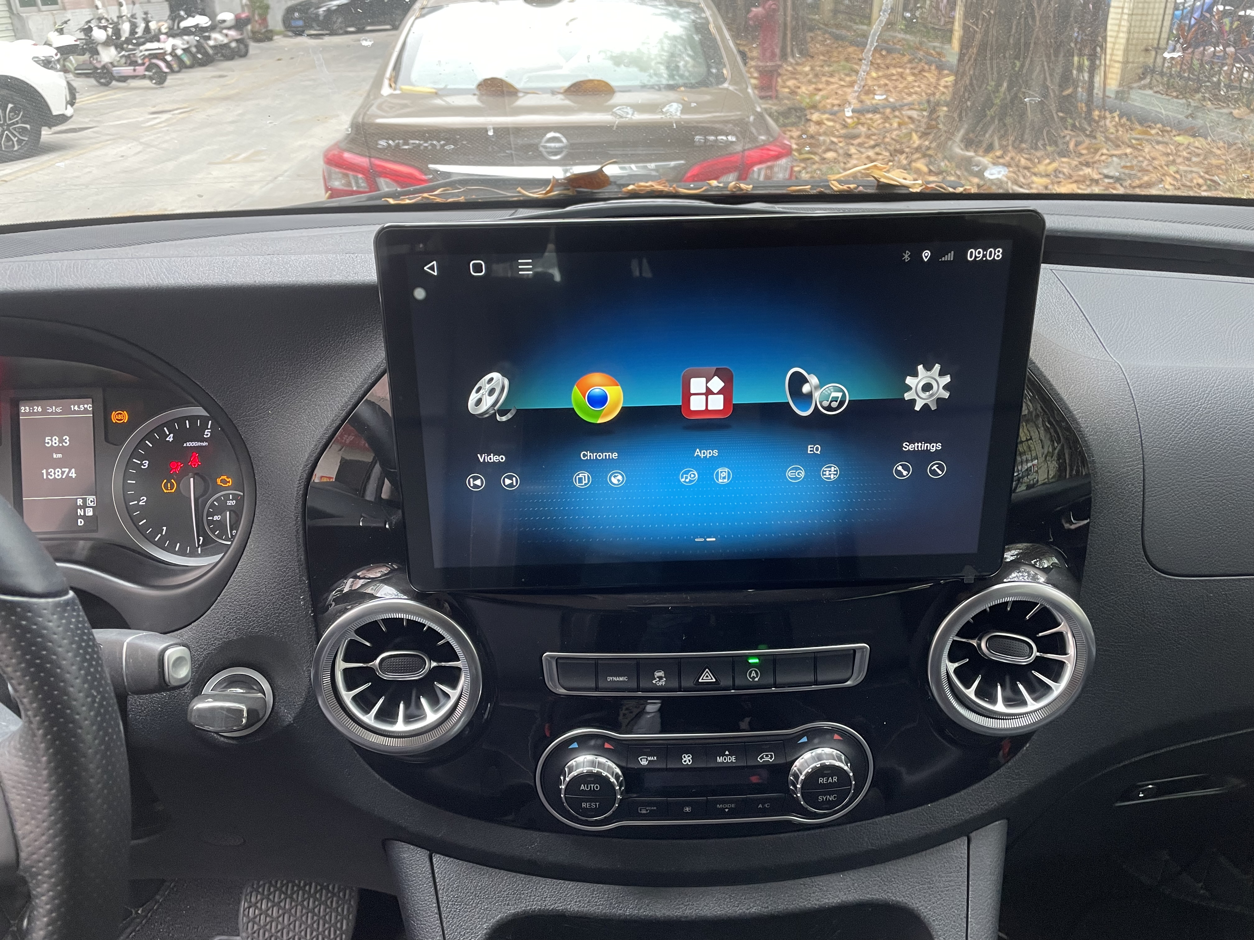 Enhance Your Ride with the Mercedes Vito Car DVD Player Smart Android Screen