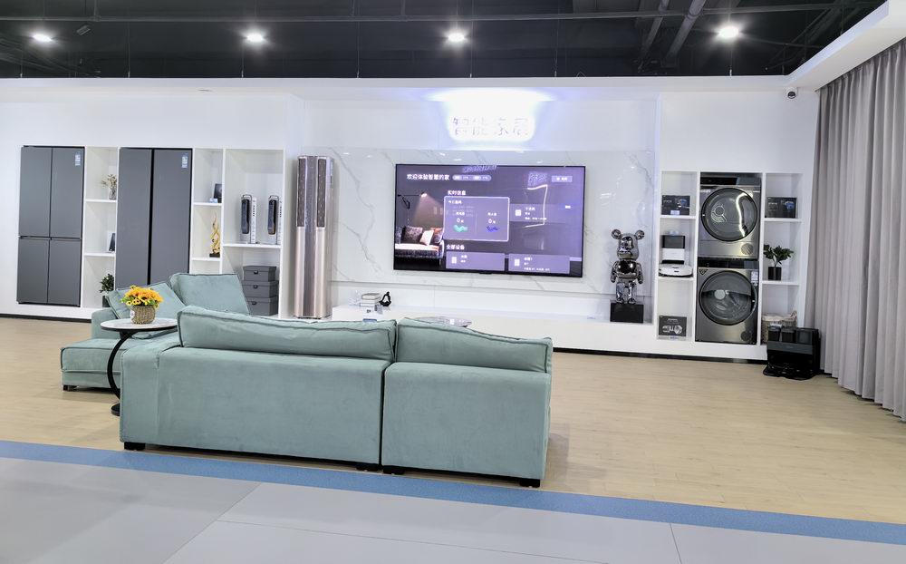 Strategies for Digital Transformation in Electronic Information Industry Clusters