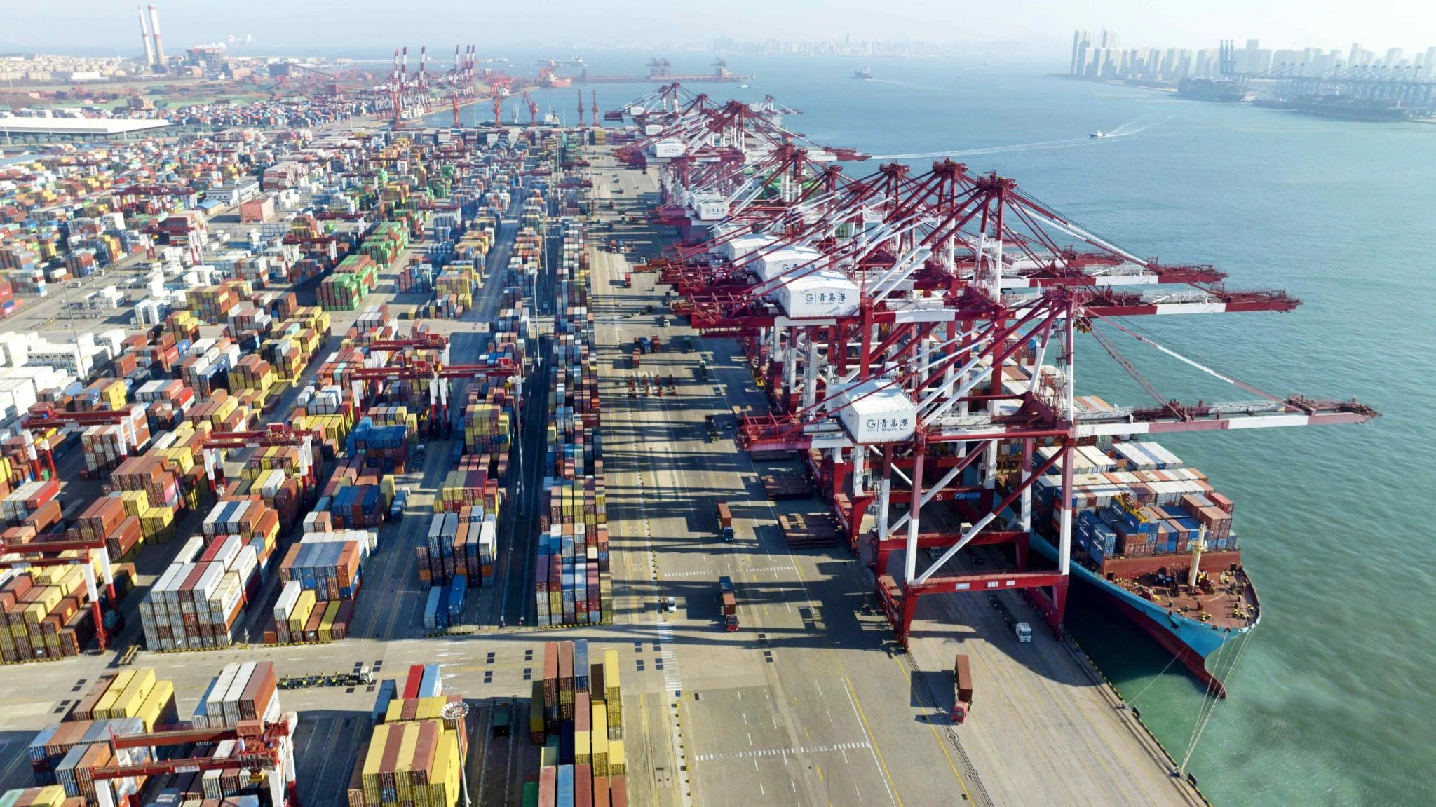 Ship loading systems blind-spot risks at transfer points