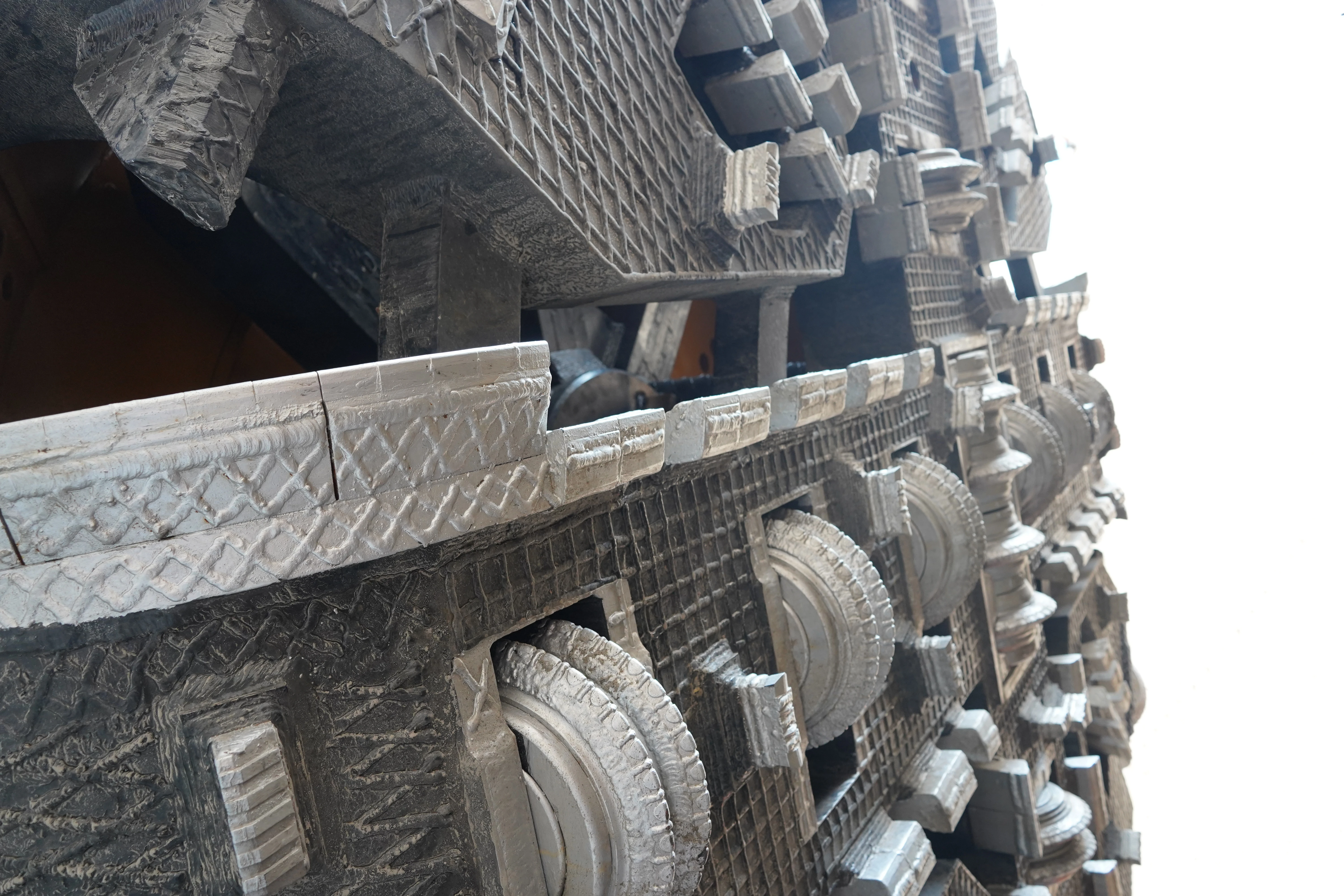 Thrust control can reduce segment damage in TBM tunnel drives