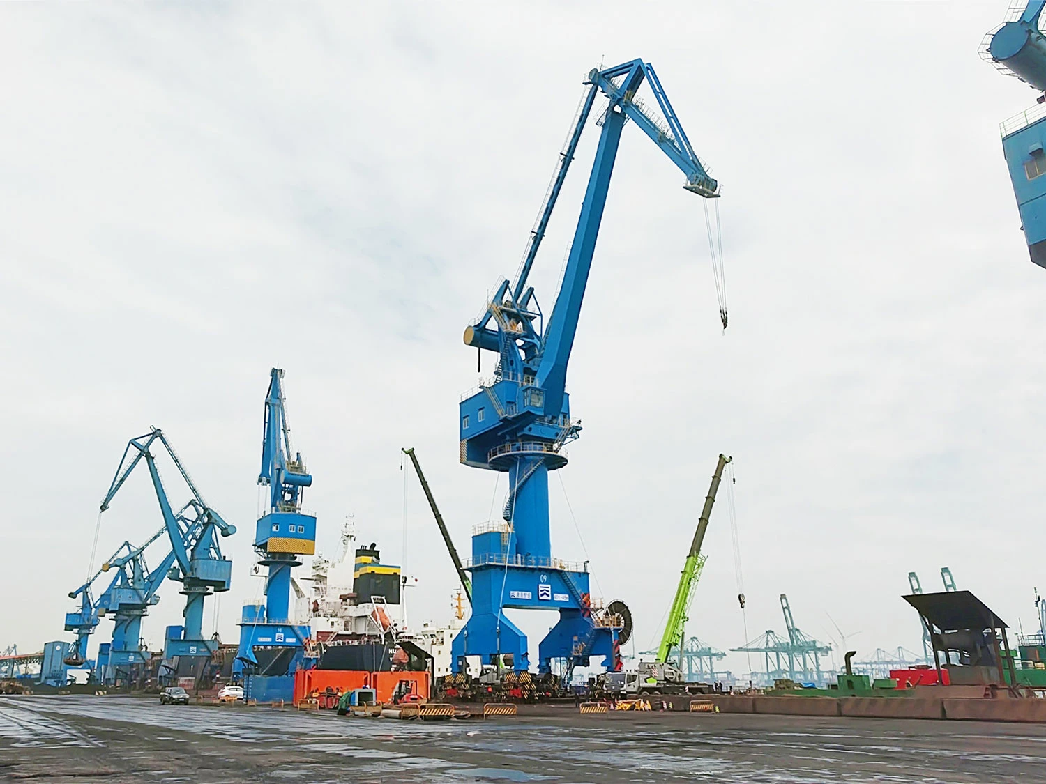 Container crane throughput: reduce maintenance interruptions