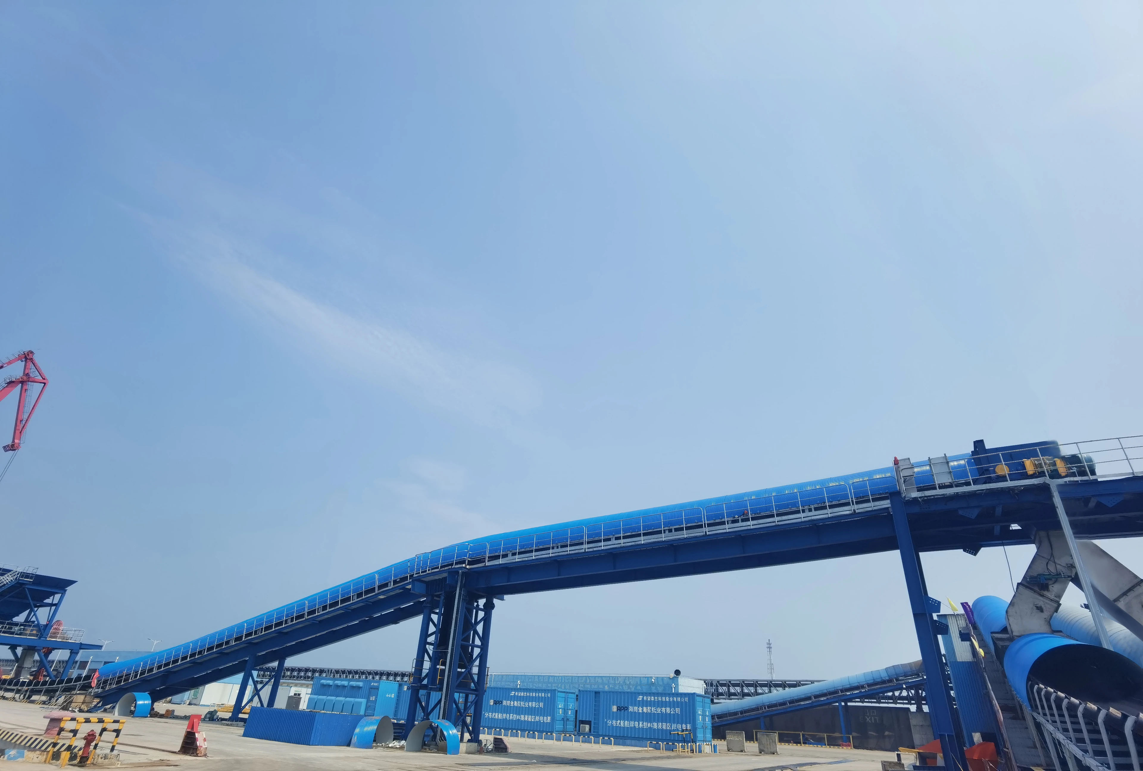 Reach Stacker forklift routing reduces deadhead miles