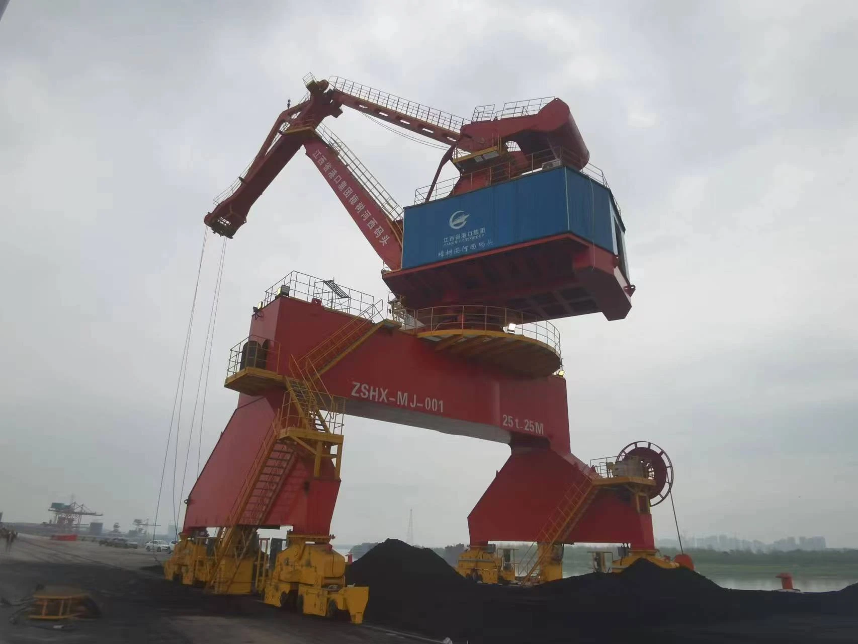 Container handling gantry crane: peak-hour playbook