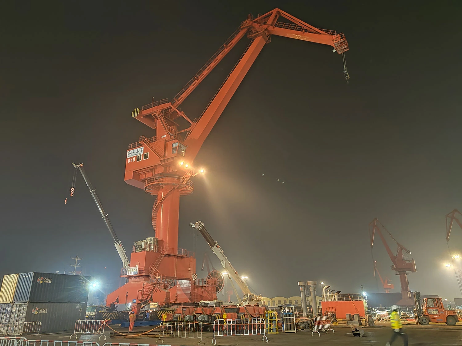 Choosing container crane: weather-proof sensors that last