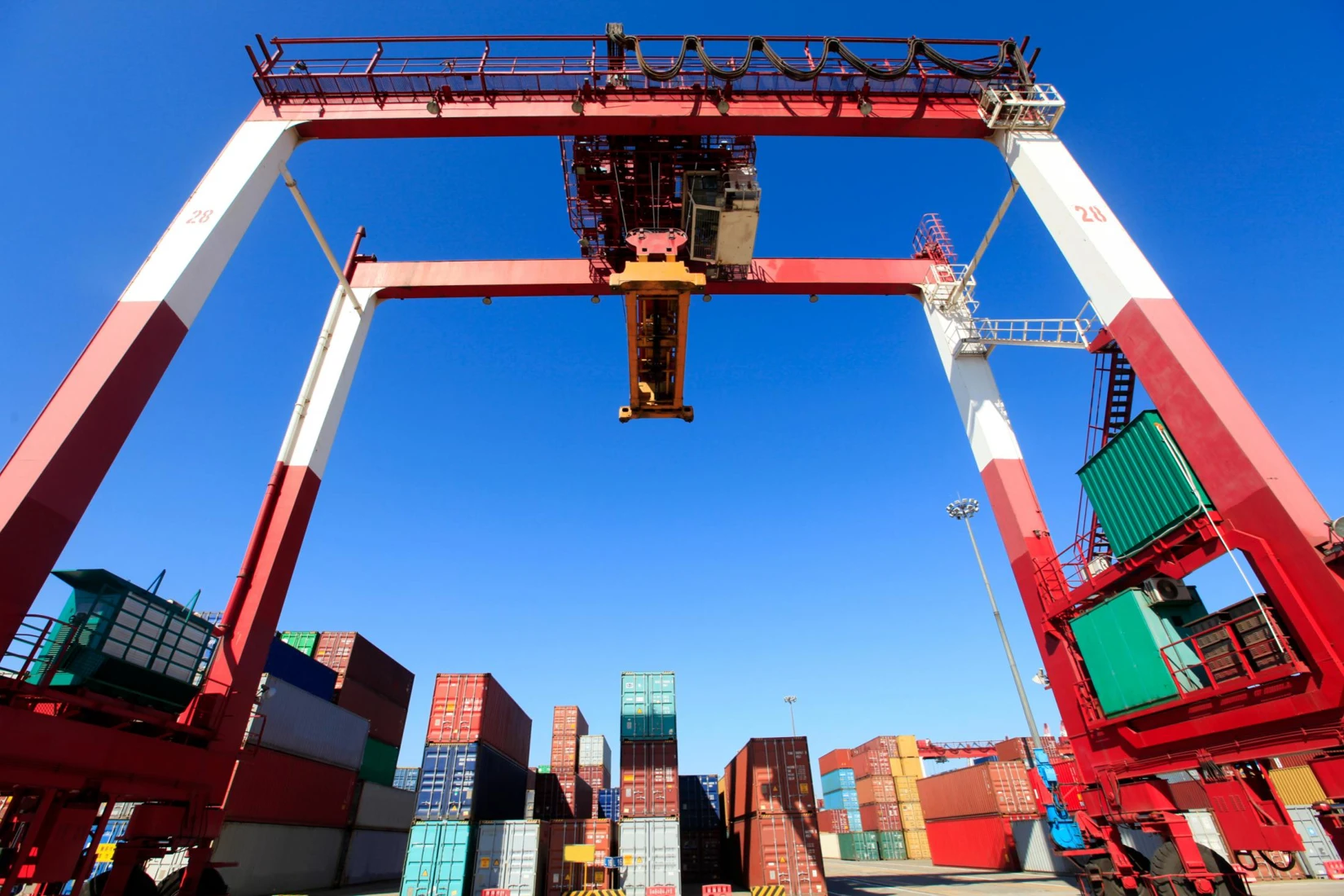 Preventing unplanned shutdowns and crane emergencies