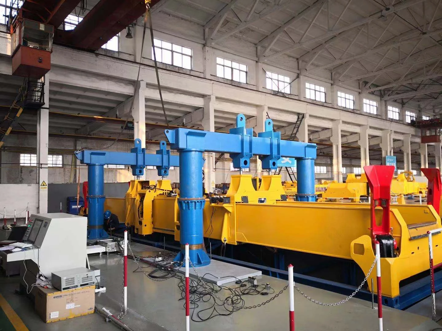 Container handler: pick success for high-density stacking
