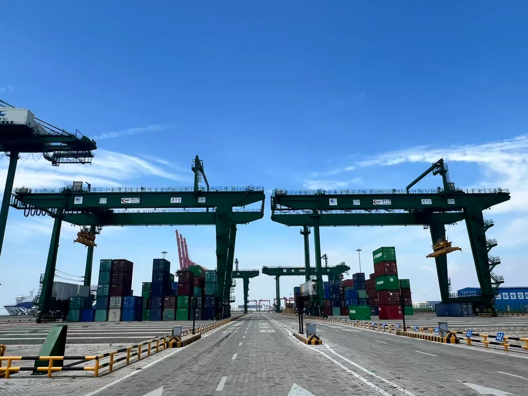Container terminal automation and port efficiency