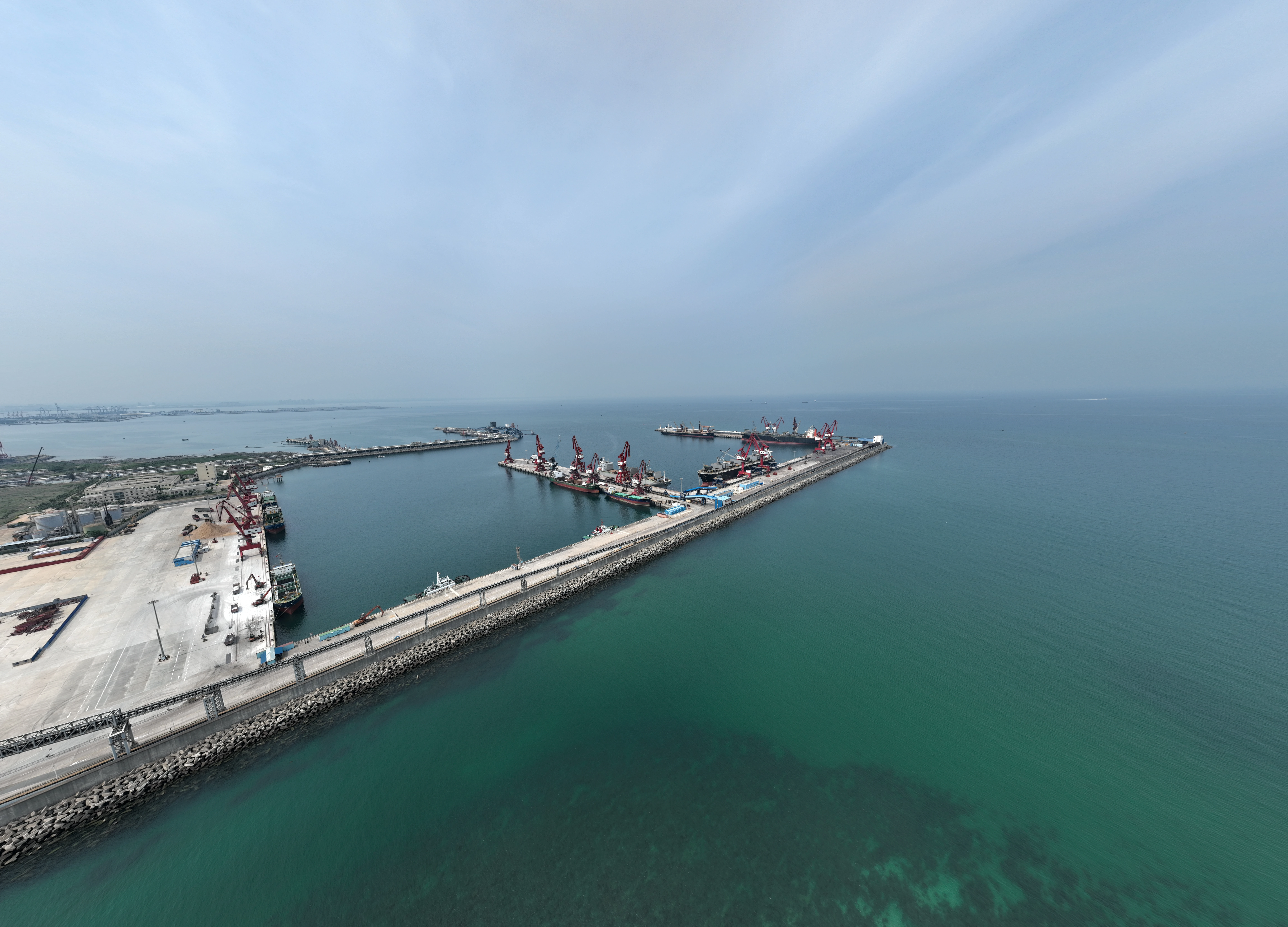 Container handler path planning for tight aisles