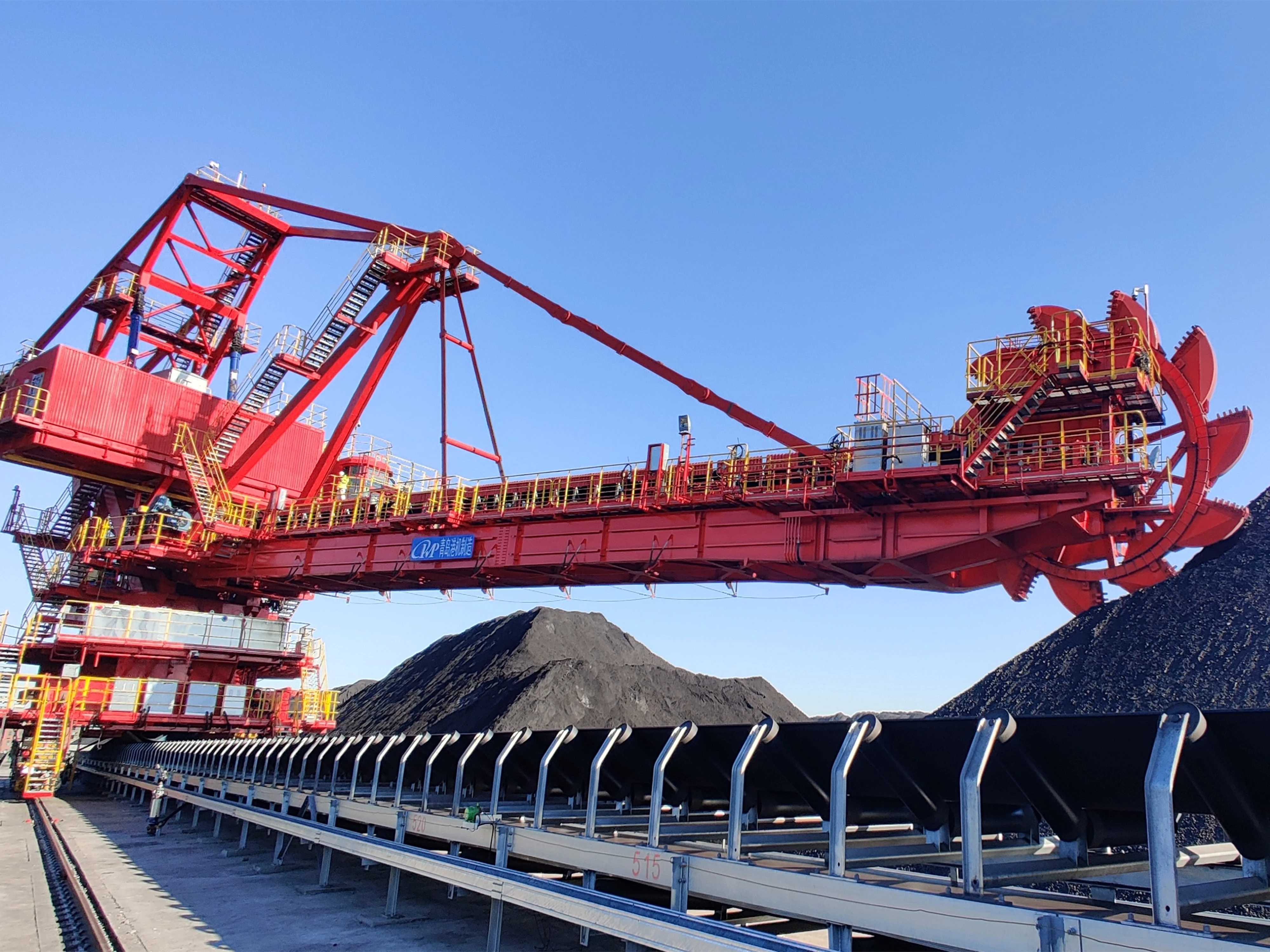 Portal crane hoist tuning: cut hook time waste