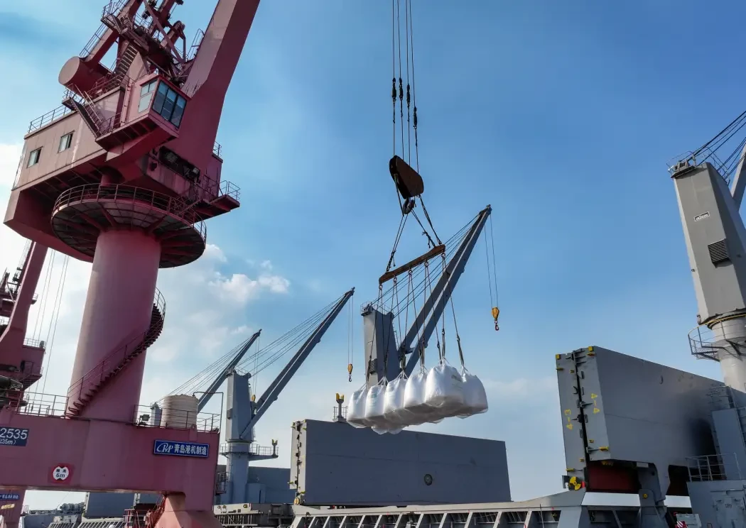 Cargo crane blind-spot monitoring improves training