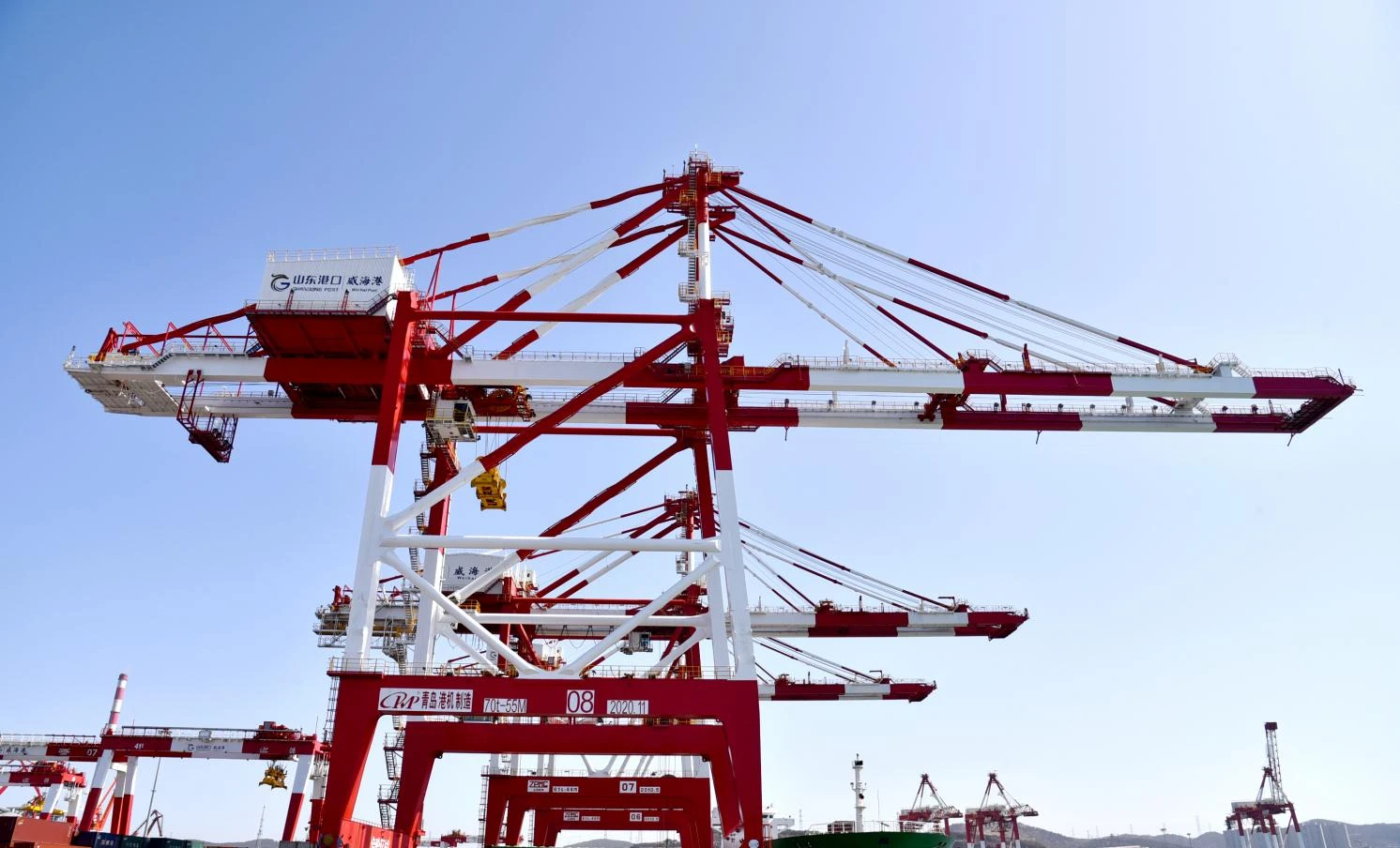 Port crane safety KPIs that win contracts