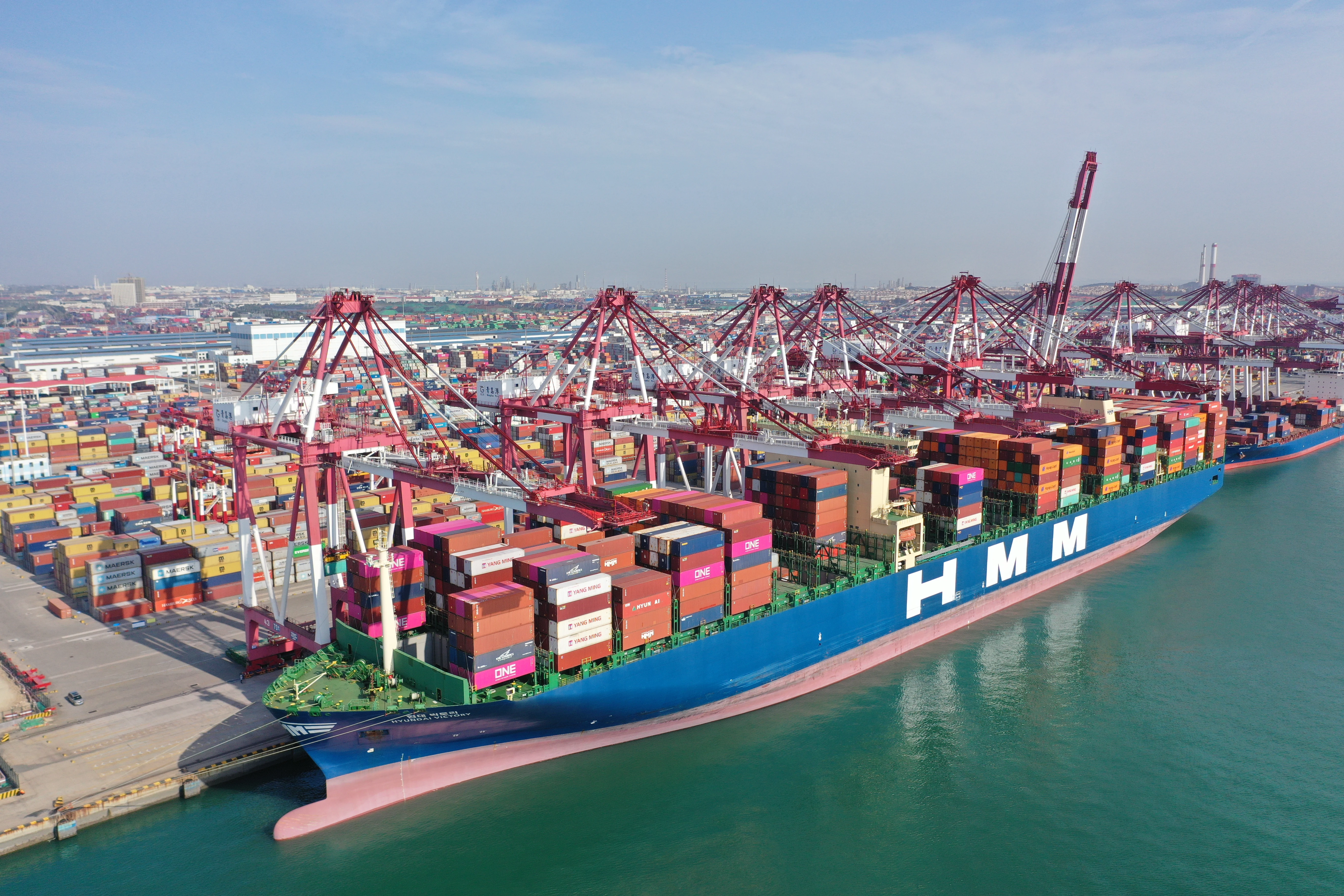 Technical solutions to improve container handling and throughput
