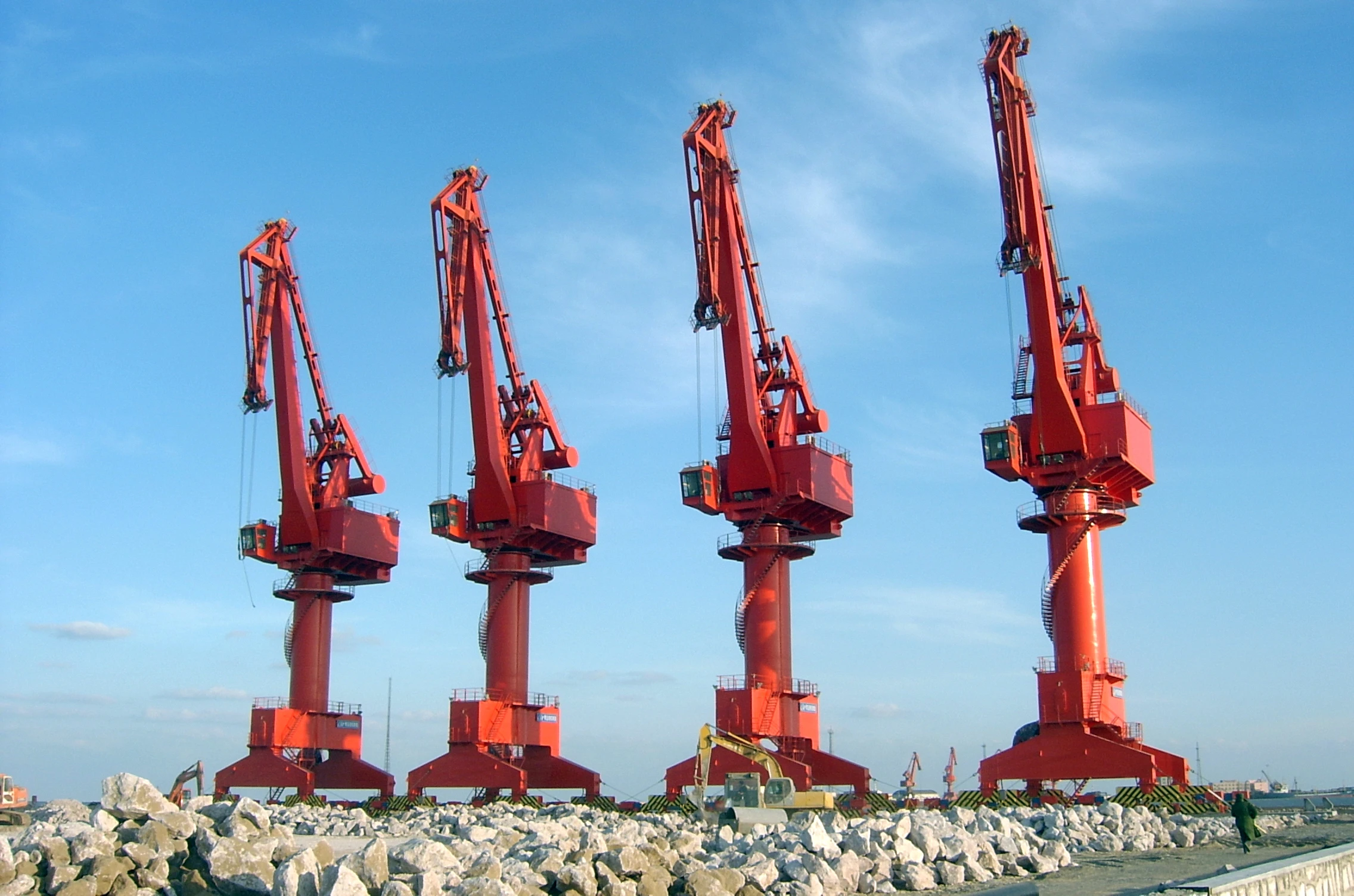 Container handler: hoist speed that saves fuel