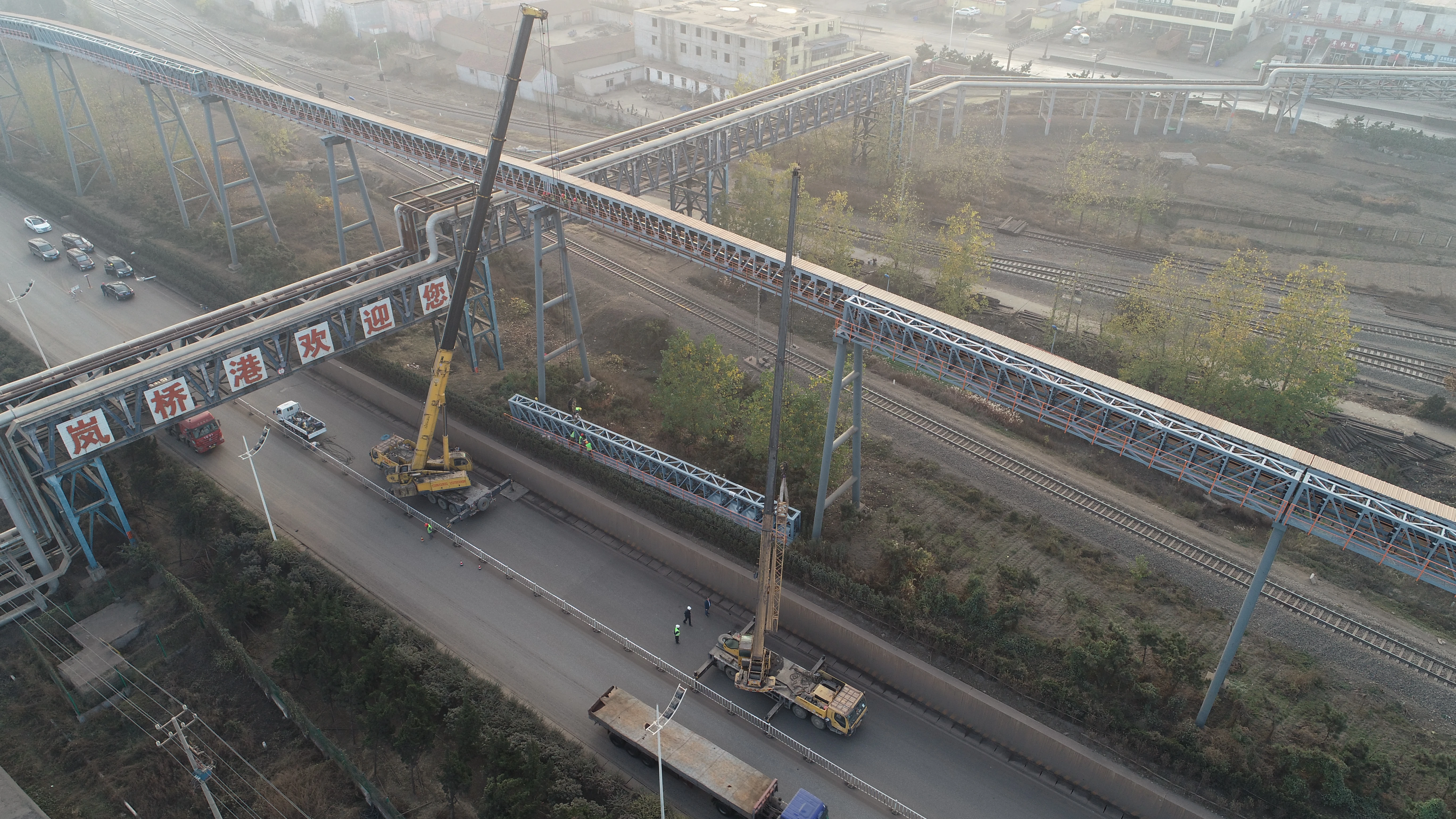 Efficiency gains with container crane: auto landing that prevents rework
