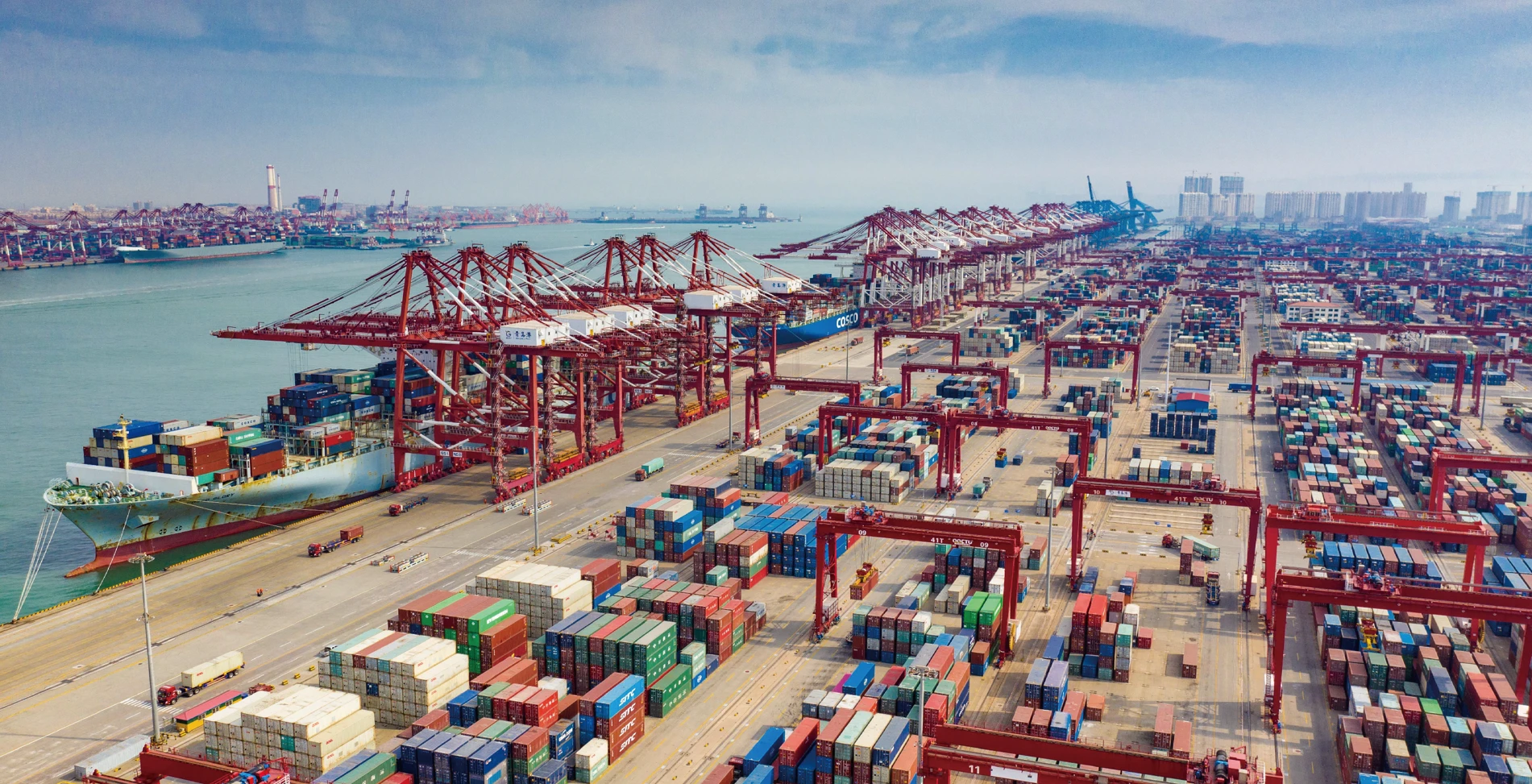 Container crane blind-spot sensing supports automation
