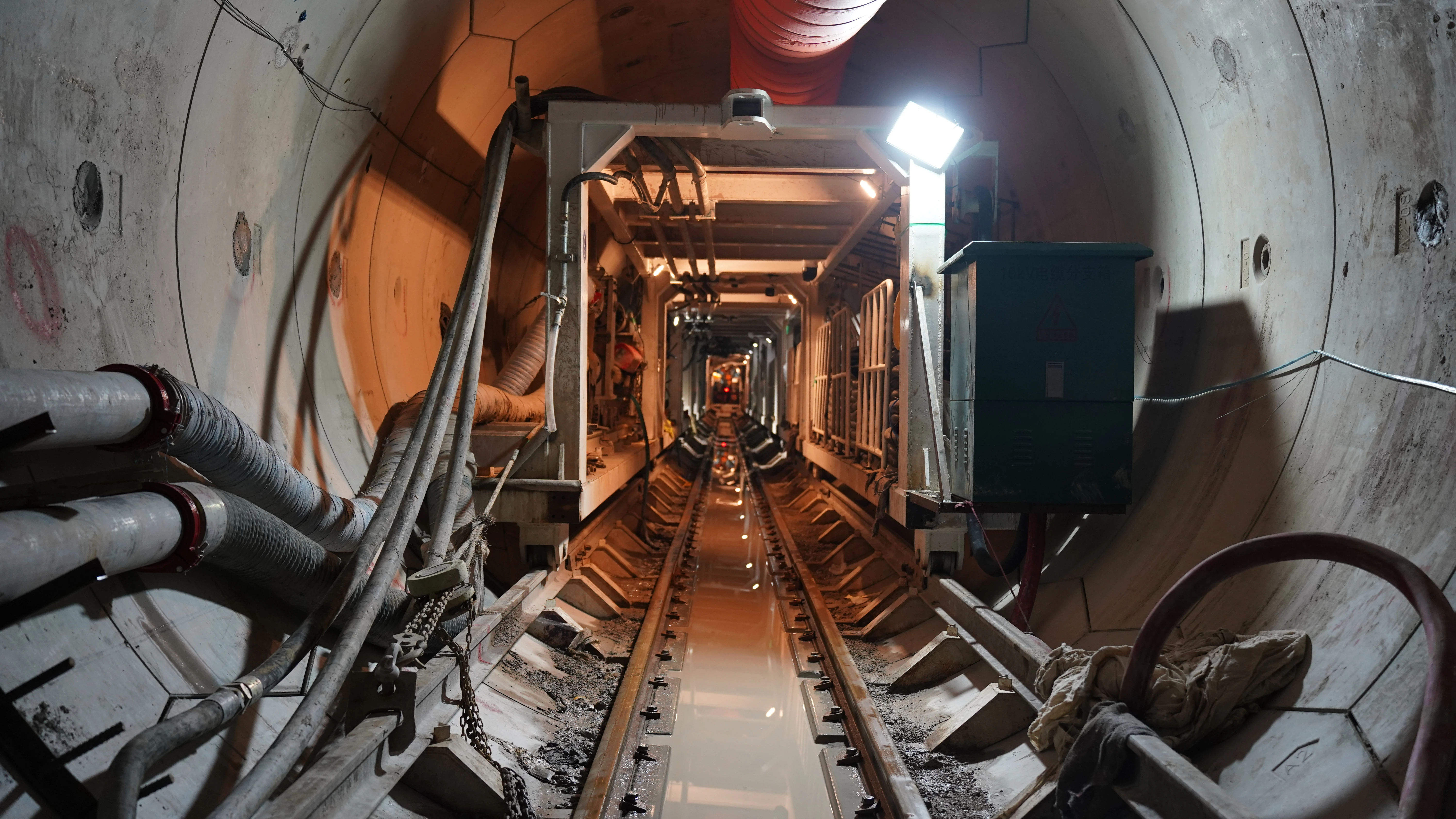 micro tunneling stability helps near live utilities