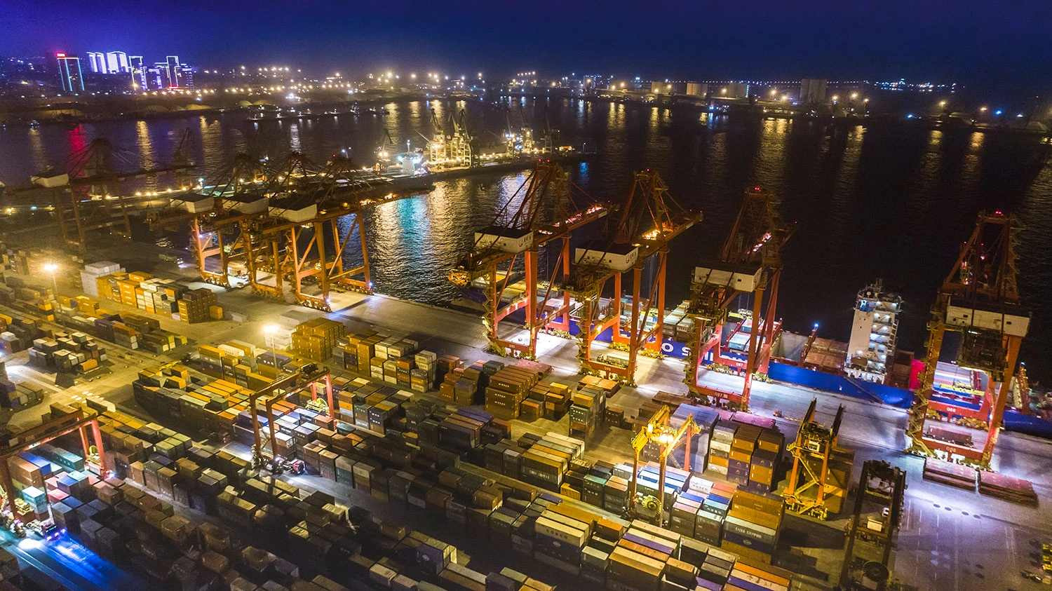 Technical Solutions for Ship Crane Throughput: Deck Coordination Matters