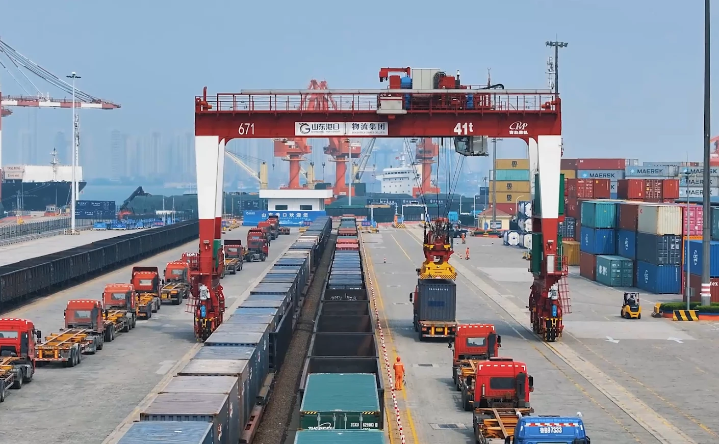 Portal crane remote monitoring reduces night-callouts