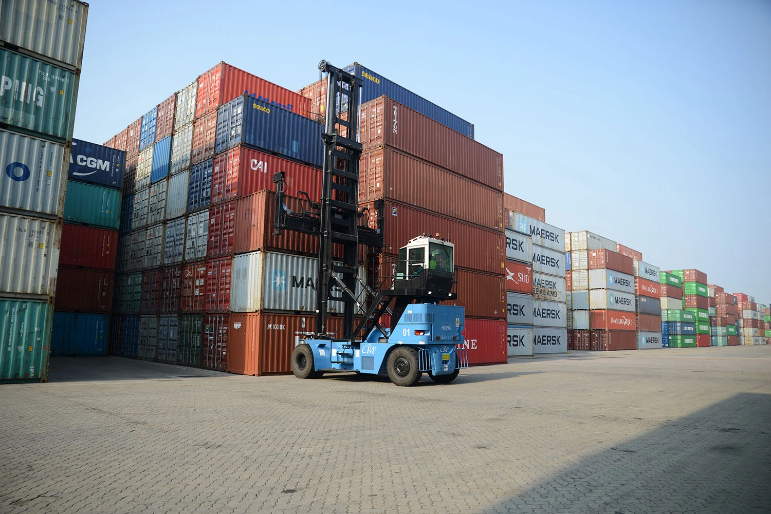 Portal crane: preventing rail-end collisions