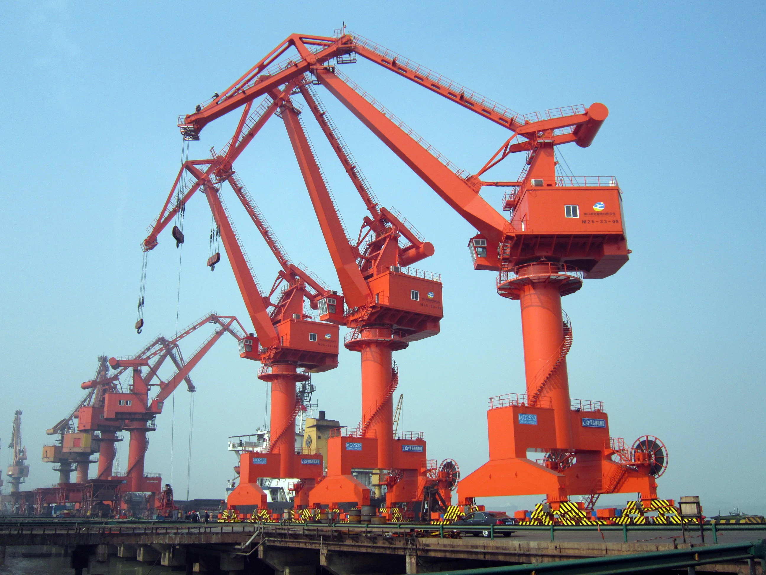 Container gantry crane: boost pick success with sensors