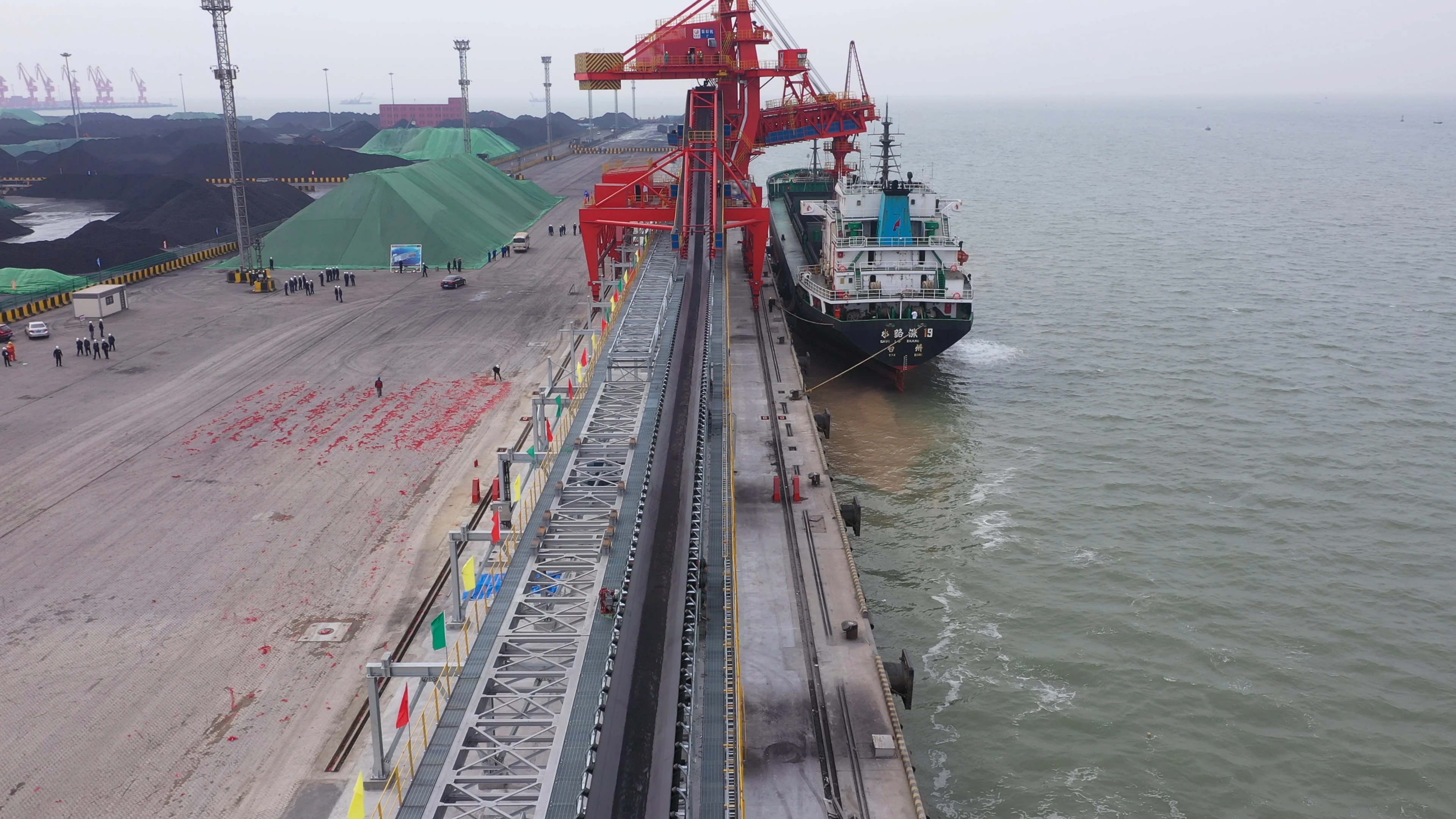 Ship crane automation: reduce swing and collisions