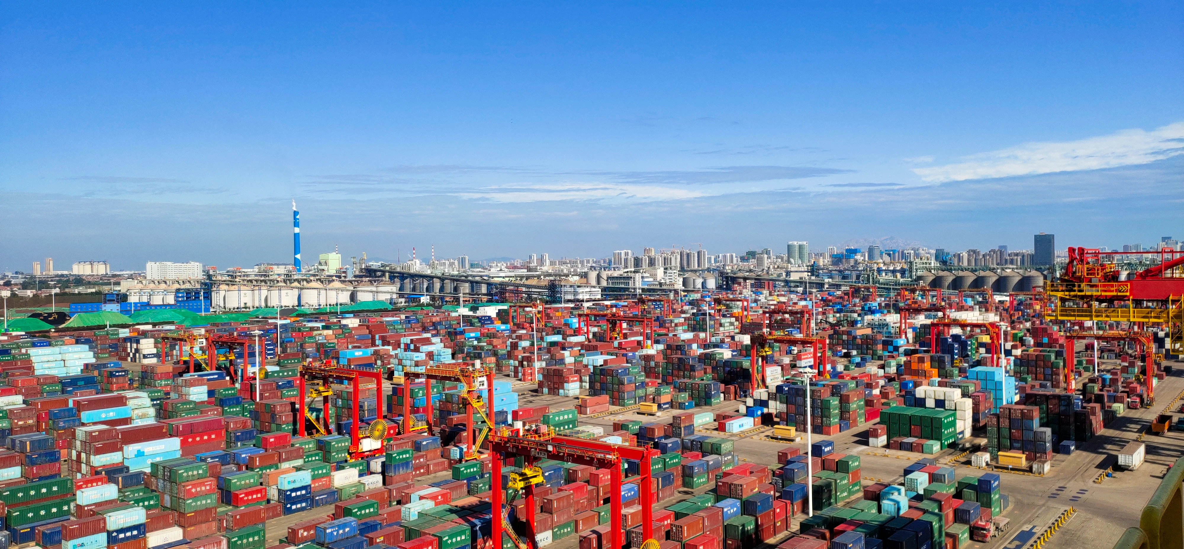 How portal crane dispatch reduces rail yard bottlenecks