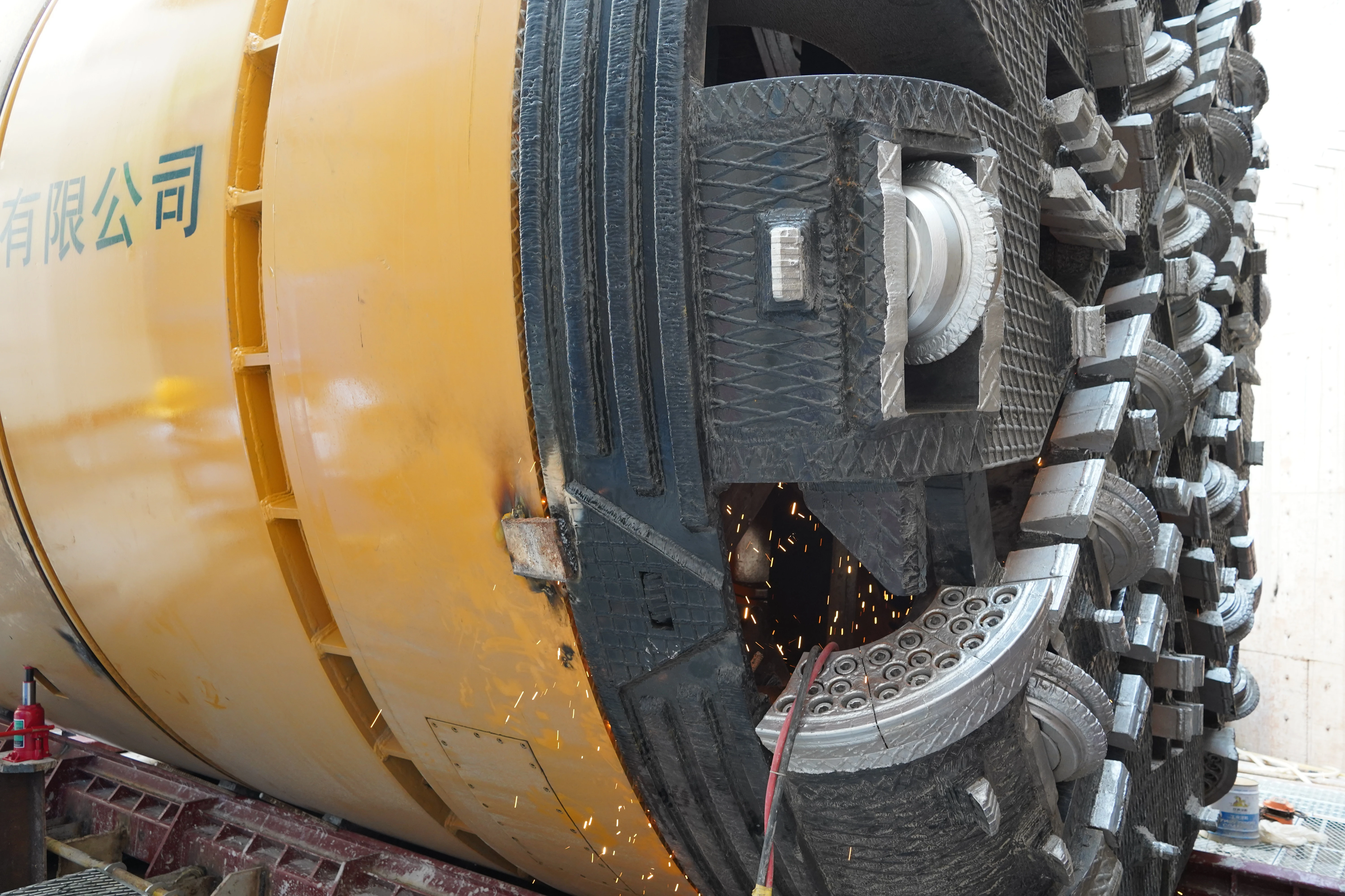 micro tunneling needs cooling in summer city work: Solutions